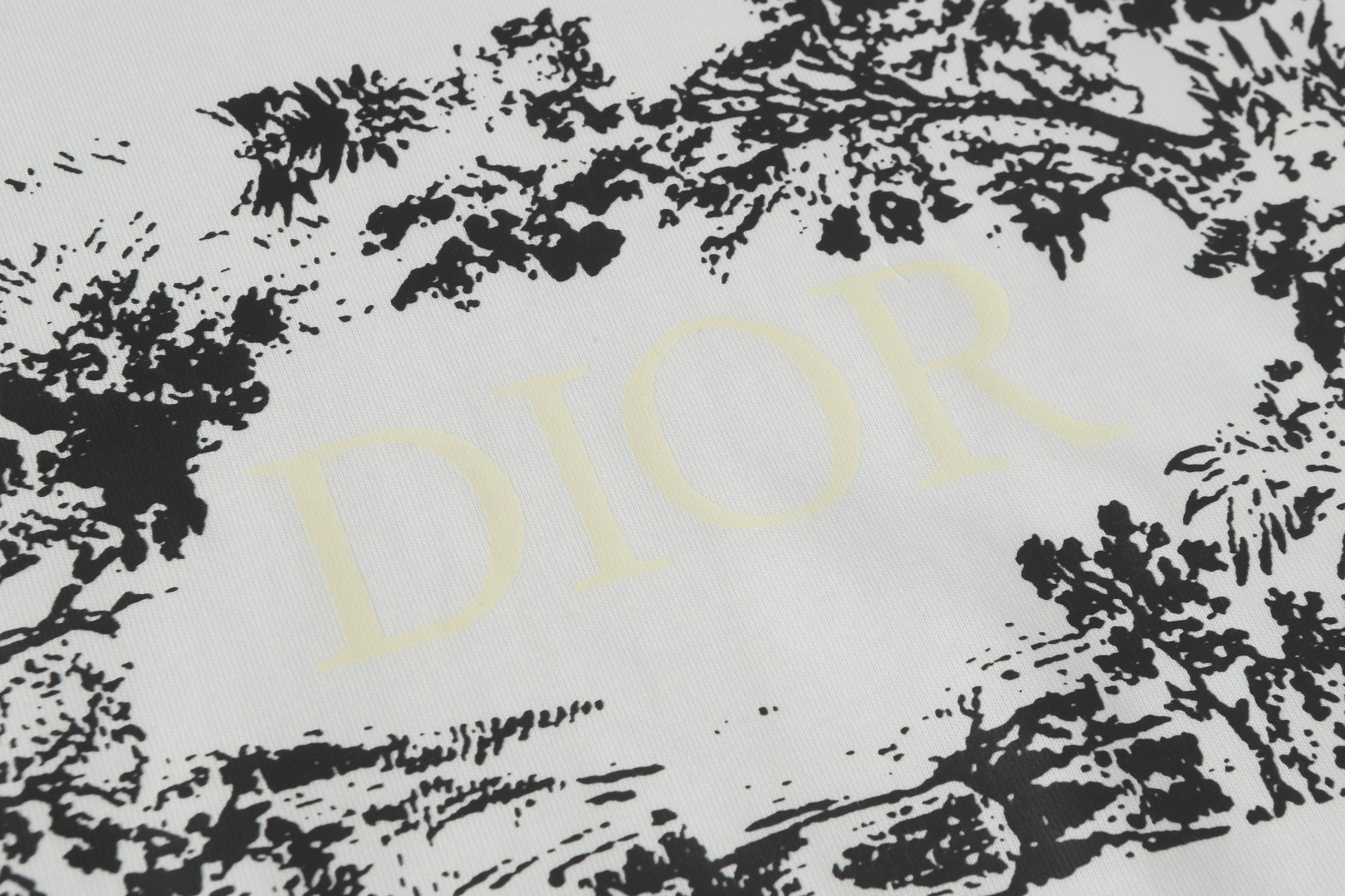 Dior Dior 迪奥 星空系列字母印花不需要所谓烂大街的华丽文案 主打品质