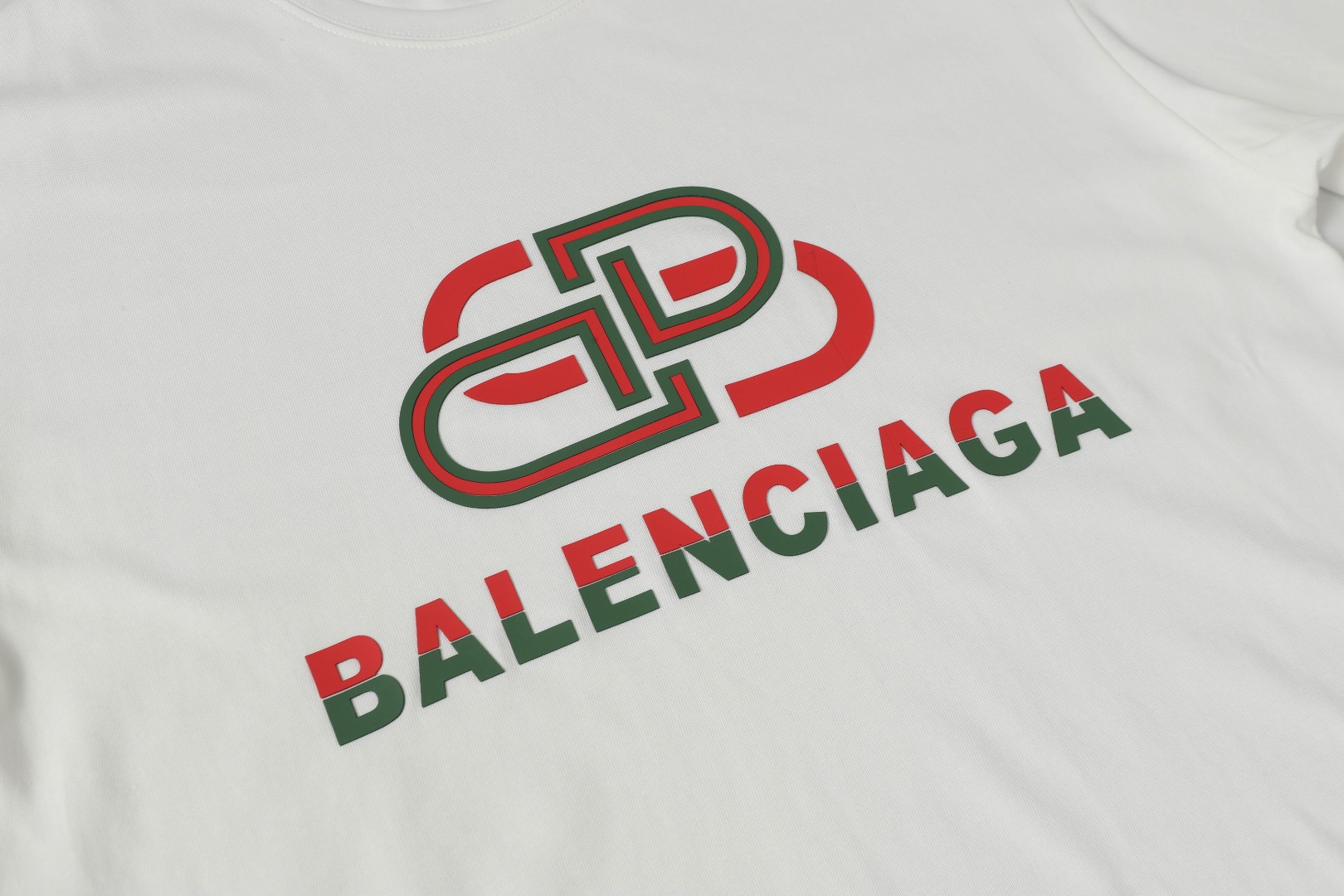 Balenciaga Balenciaga 巴黎世家 迷彩大锁扣拼接压花圆领短袖