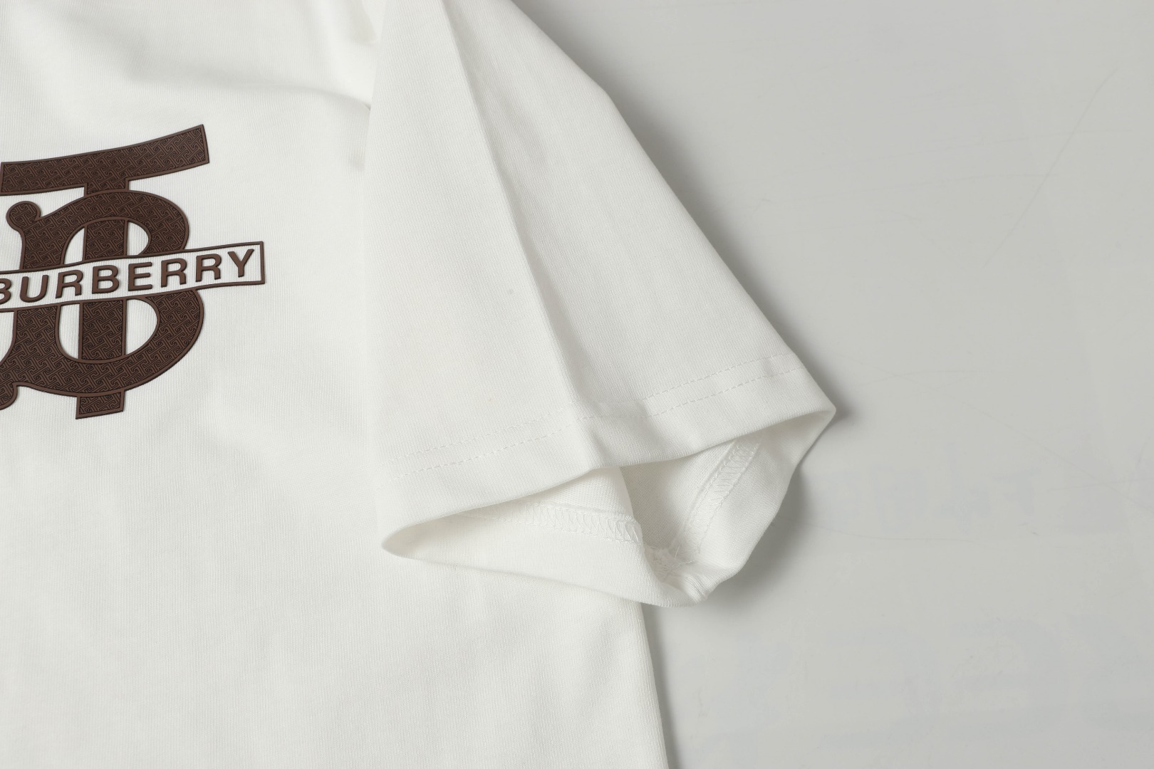 Thom Browne BURBERRY 巴宝莉/博柏利 TB印花 款短袖