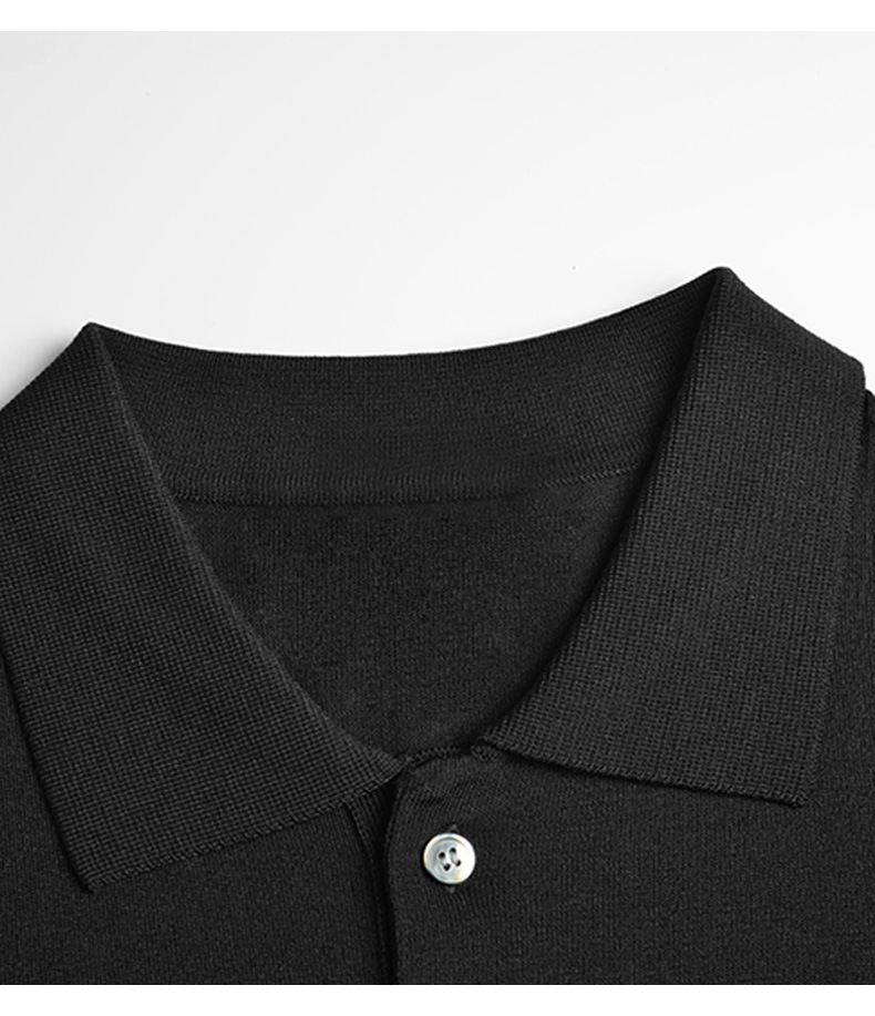 P115 THOM BROWNE  独家色系
TB针织羊毛混纺冰丝手感polo衫半袖四条杠条纹夏季经典款
毛料高支薄款透气舒适高柔软度 袖口下摆纹路清晰 高清还原细节
采用定织羊毛混纺高支混纺而成  生产采用进口针织设备织成 针距细密 走线整齐 
毛料不起球不掉色  开叉处采用贝壳扣
意大利制造高品质版本 

发货三标齐 +男女同款
尺码：01234
颜色：白色黑色浅灰