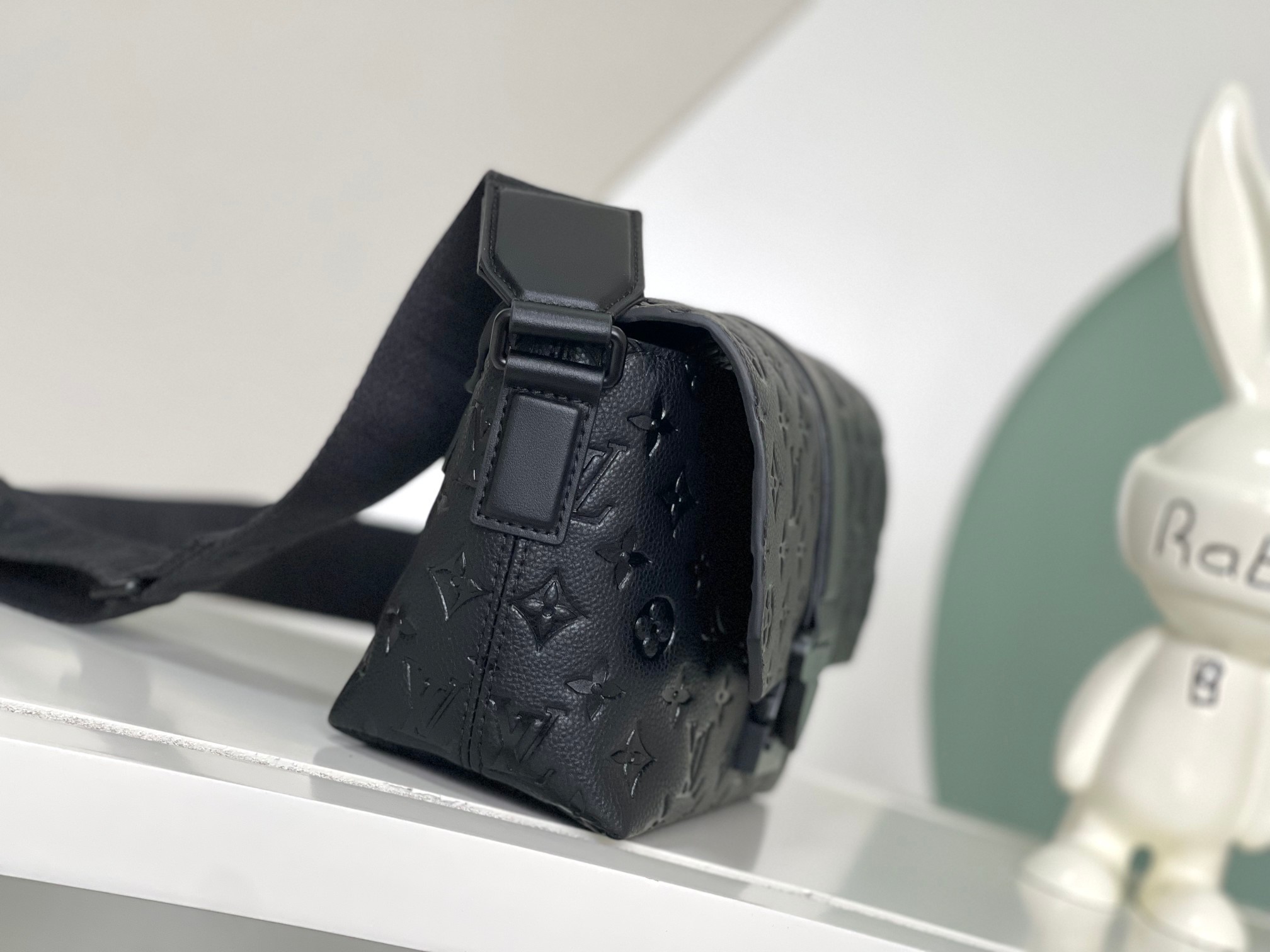 【海原外单 独实家拍】M23741黑压 S-Cape 邮差包取材 Monogram 压纹 Tauri