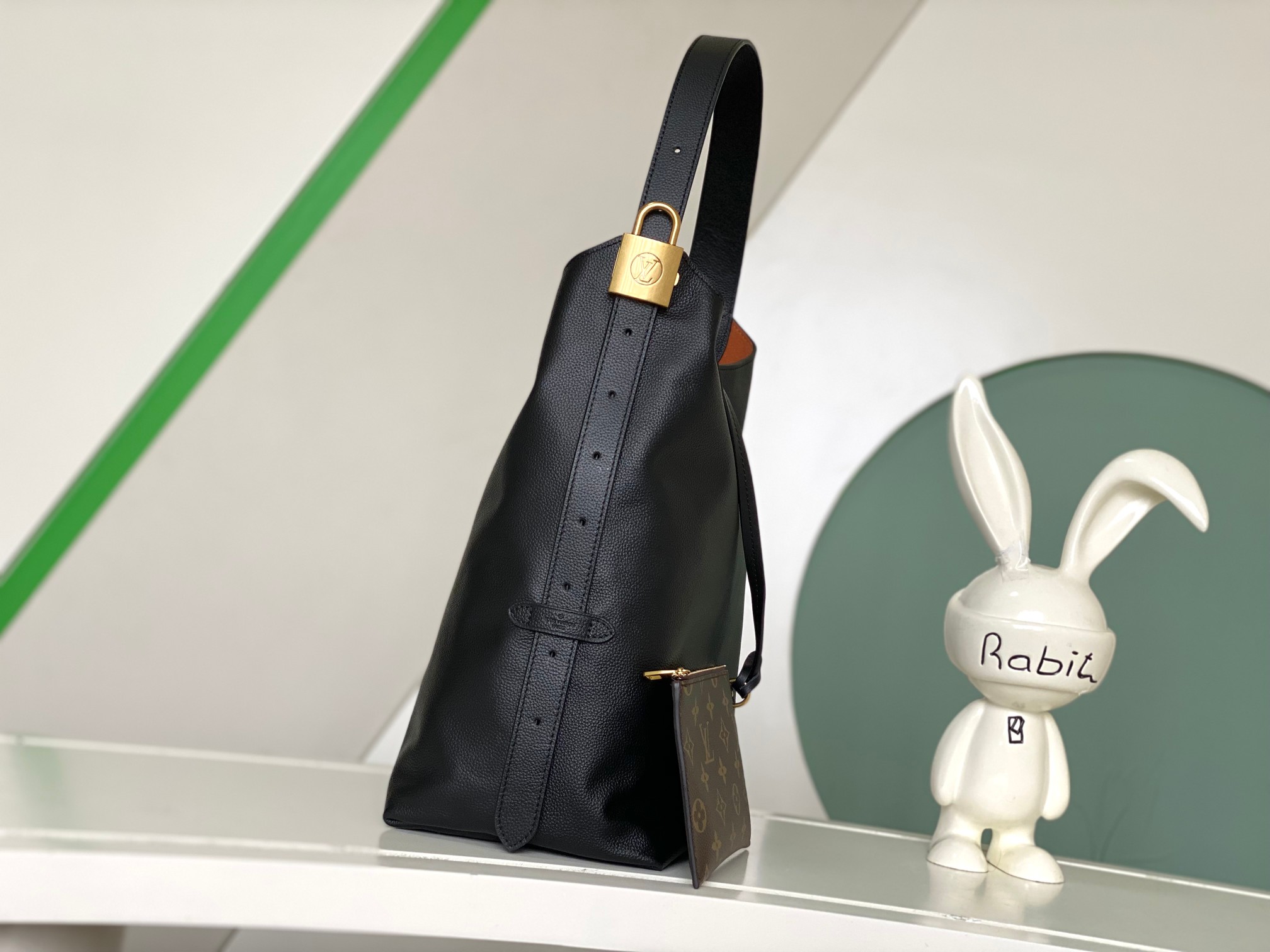 【海原外‬单 独实家‬拍 动态芯片】【Low Key Hobo 中号手袋】M24856 黑色 m2497