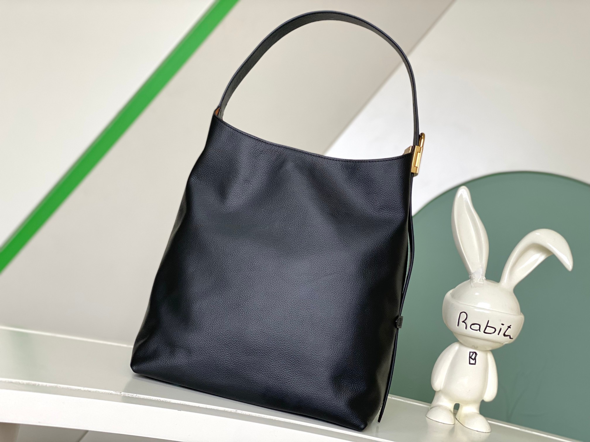 【海原外‬单 独实家‬拍 动态芯片】【Low Key Hobo 中号手袋】M24856 黑色 m2497