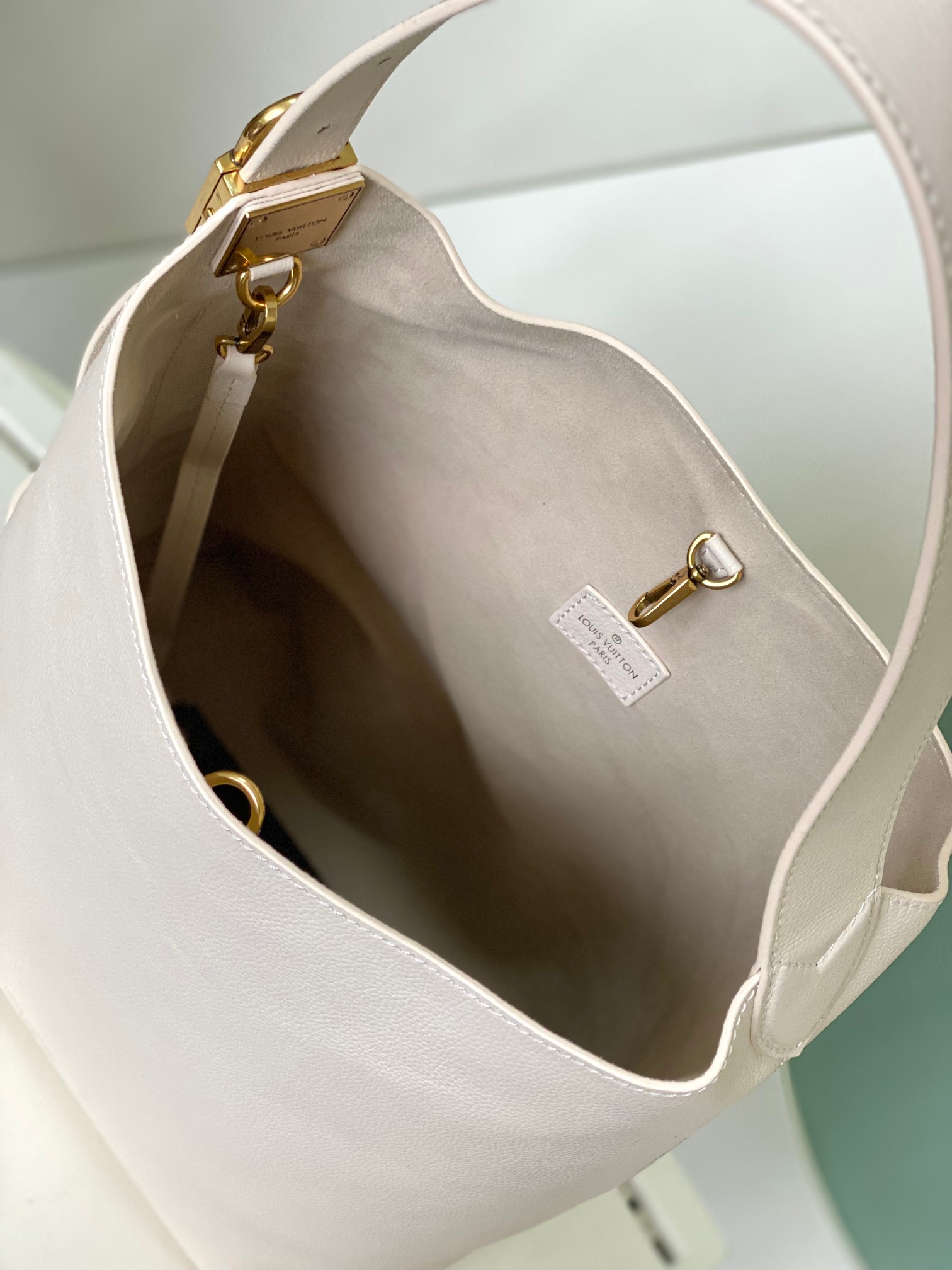 【海原外‬单 独实家‬拍 动态芯片】【Low Key Hobo 中号手袋】M24856 黑色 m2497