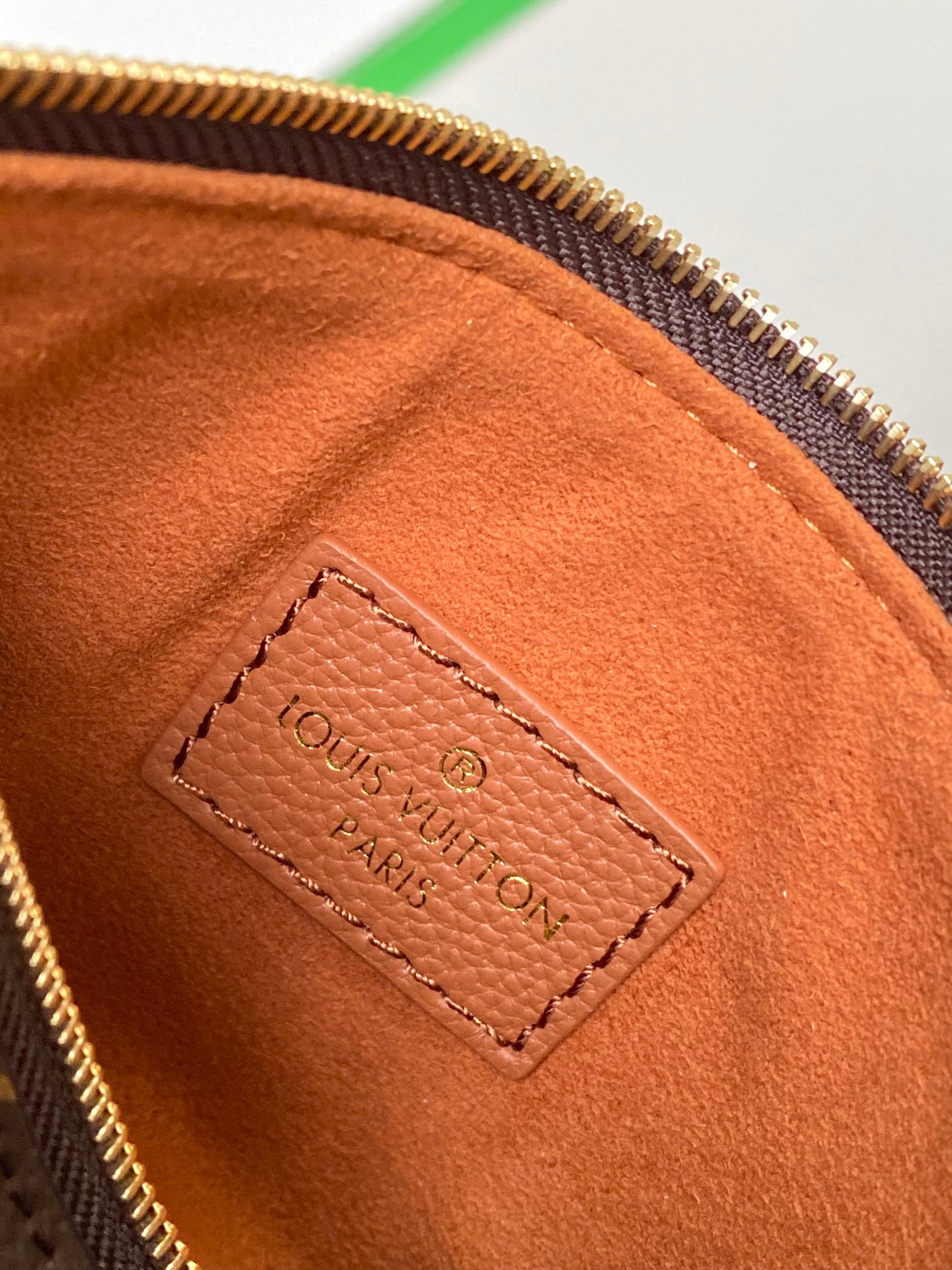 【海原外‬单 独实家‬拍 动态芯片】【Low Key Hobo 中号手袋】M24856 黑色 m2497