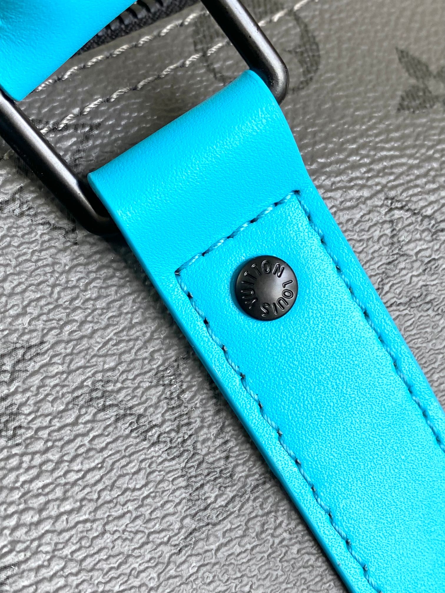【海原外‬单 独实家‬拍 动态芯片版】M11481银花/拼浅蓝
【Keepall Bandoulière