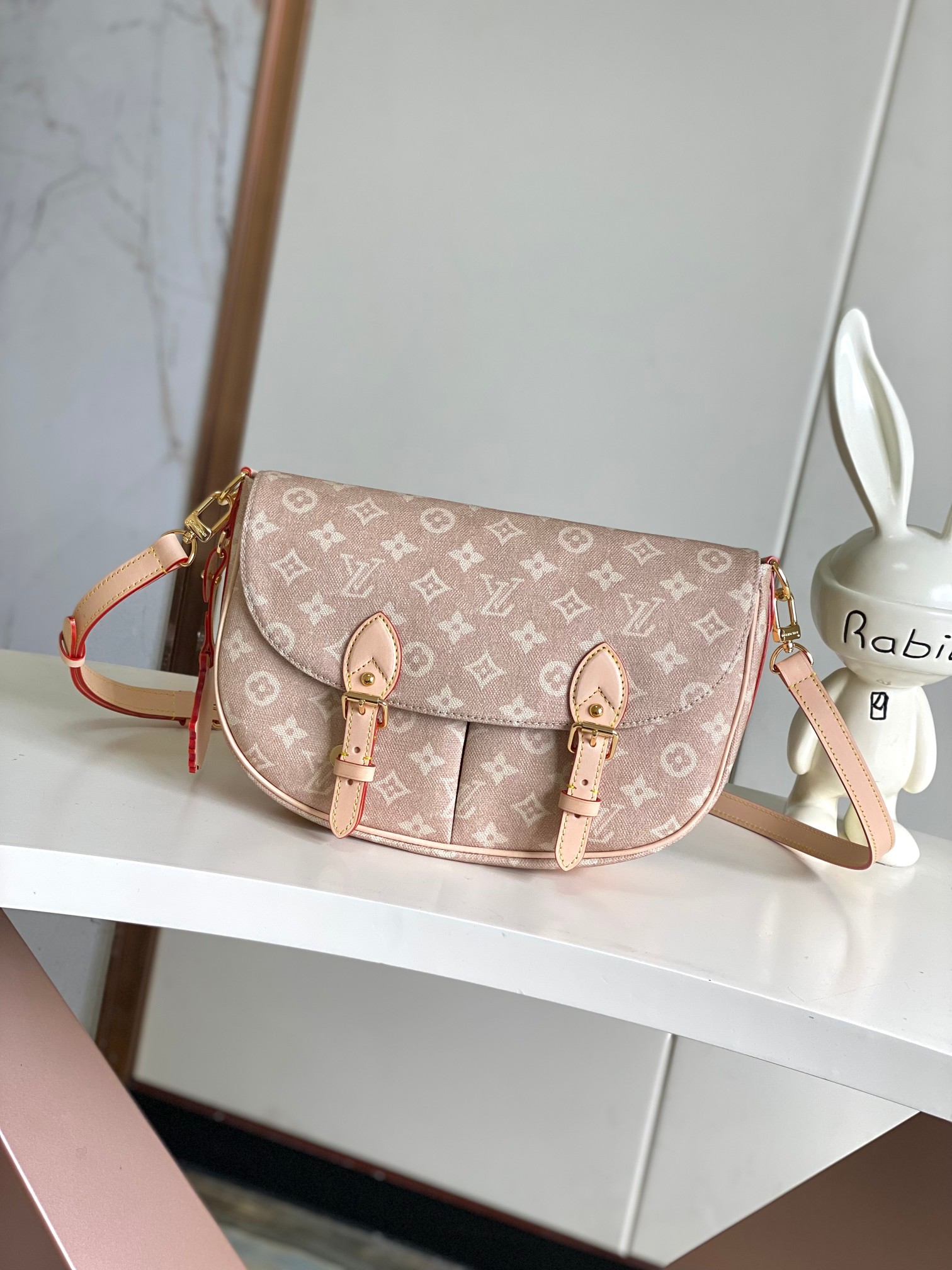 Louis Vuitton Travels With Grace Coddington Escape Bag - Meowgram Canvas