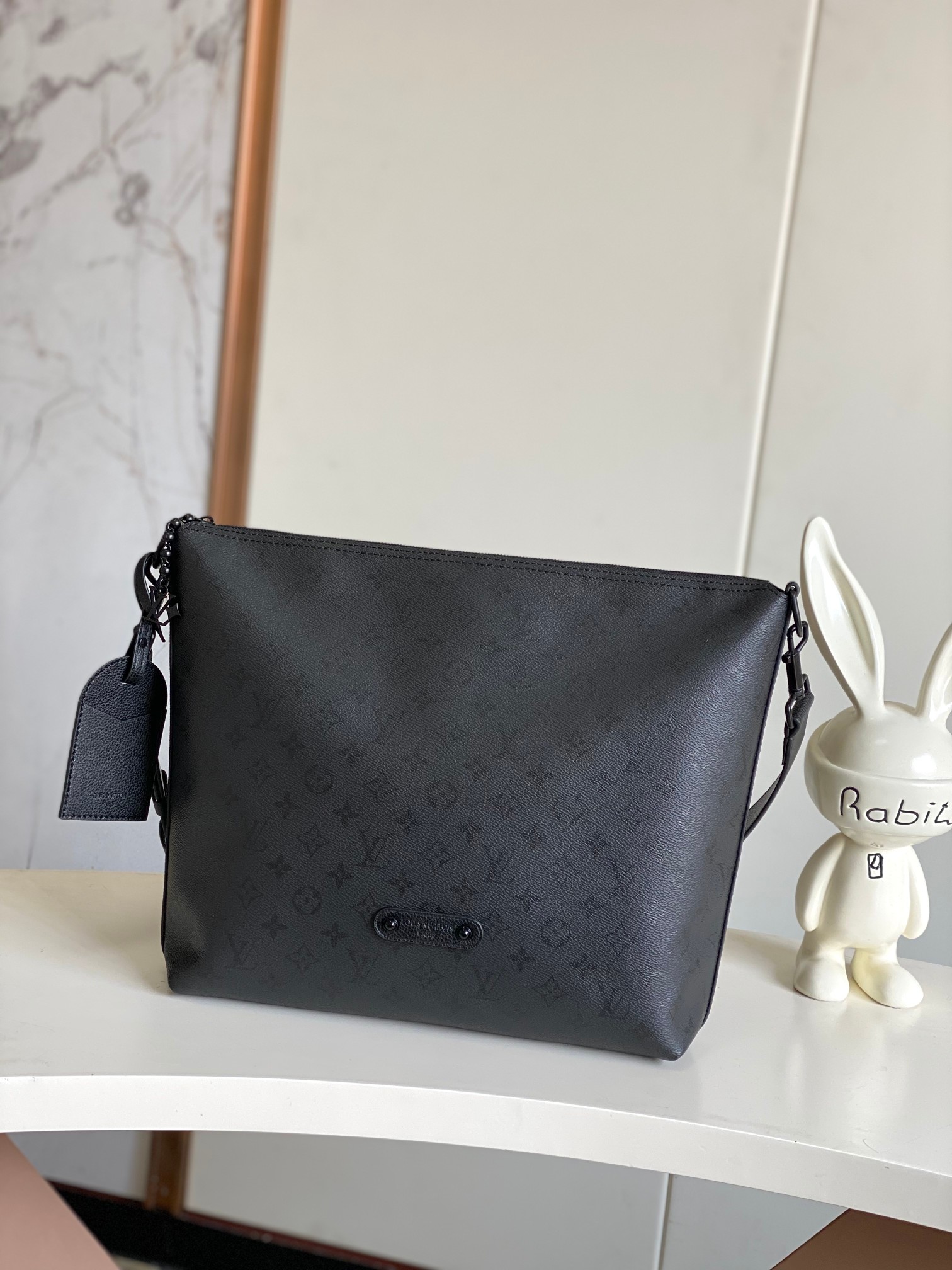 P580 [Foto de inicio de Dushi de pedido extranjero de Haiyuan] M27856 Semiacero 163 Chip Este bolso Vagabond Hobo está …