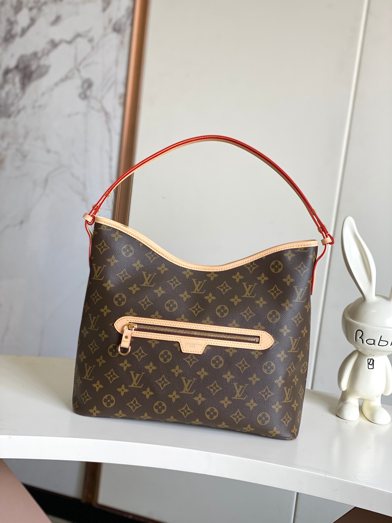 P470 [Foto de inicio de Haiyuan Overseas Singles Dushi] M27335 La serie Louis Vuitton Monogram de semiacero c…