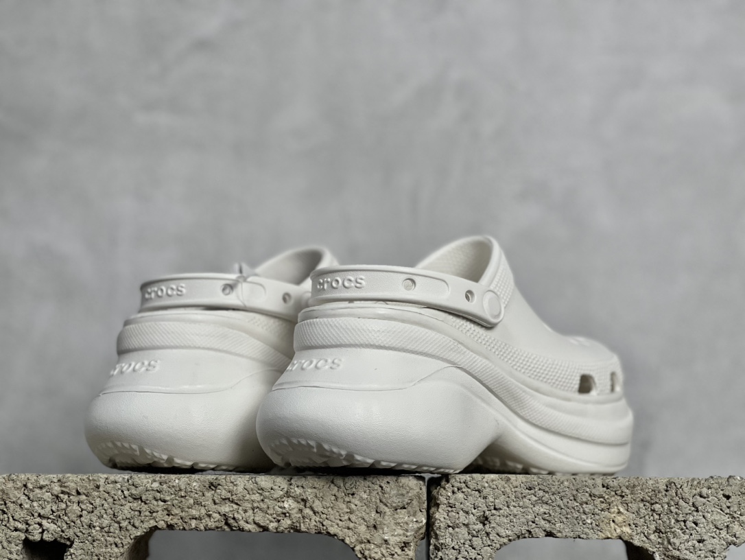 120  Crocs卡骆驰Classic clog小鲸鱼复古克骆格舒适时尚 洞洞凉鞋   透明防水袋包装