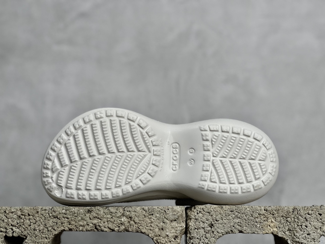 120  Crocs卡骆驰Classic clog小鲸鱼复古克骆格舒适时尚 洞洞凉鞋   透明防水袋包装