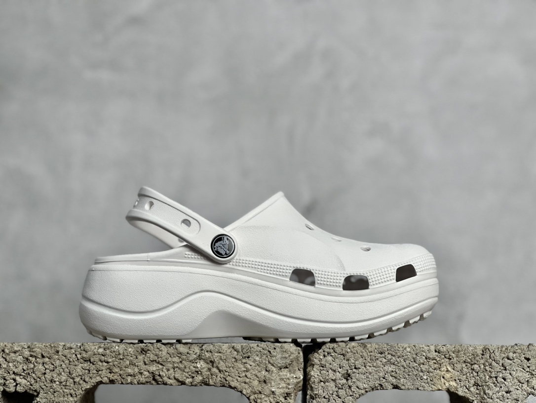 120 Crocs 卡骆驰 Baya Platform Clog 贝雅云彩洞洞鞋 厚底沙滩鞋凉鞋 透明防水袋包装