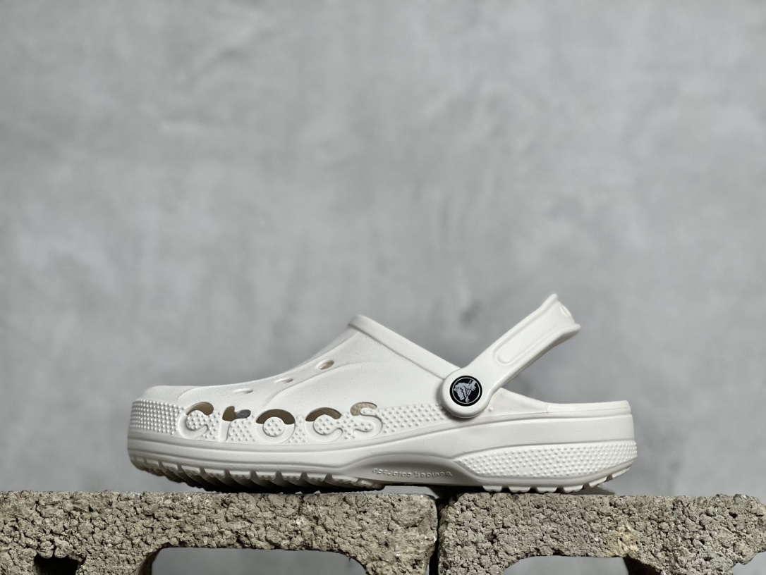 100  Crocs卡骆驰Classic clog透气洞洞运动凉鞋 明星贝雅 经夏季经典两用沙滩洞洞鞋 凉鞋拖鞋 透明防水袋包装