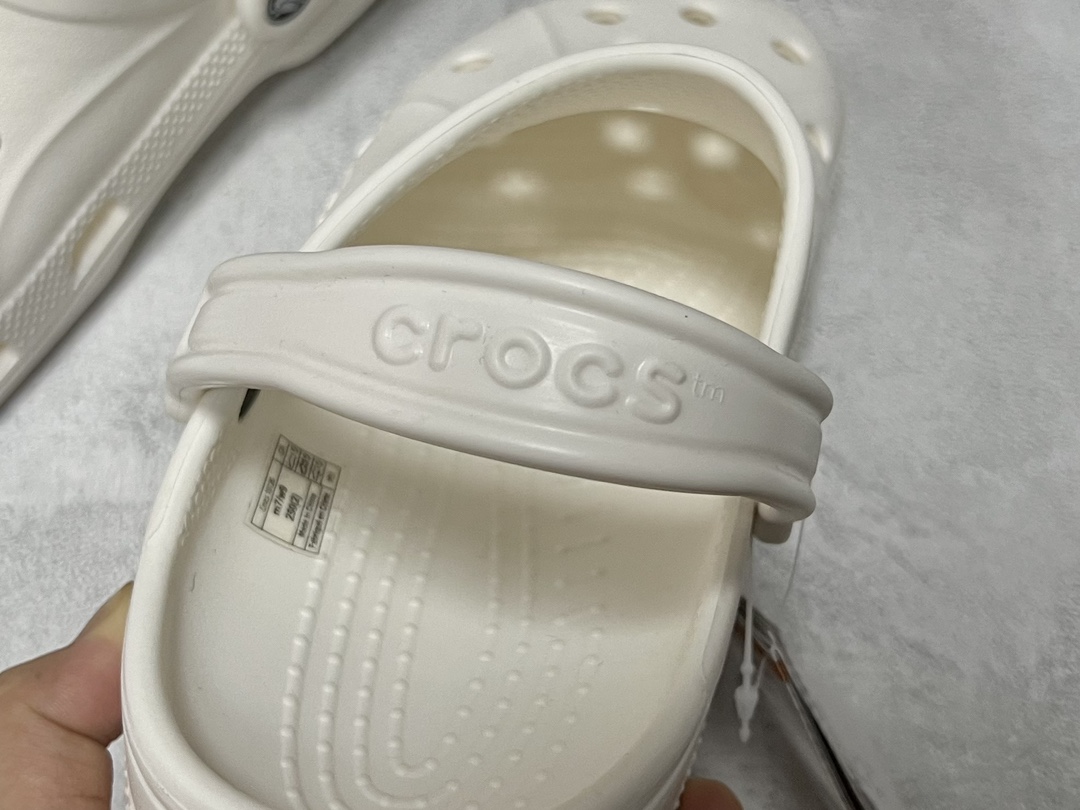 100  Crocs卡骆驰Classic clog透气洞洞运动凉鞋 明星贝雅 经夏季经典两用沙滩洞洞鞋 凉鞋拖鞋 透明防水袋包装
