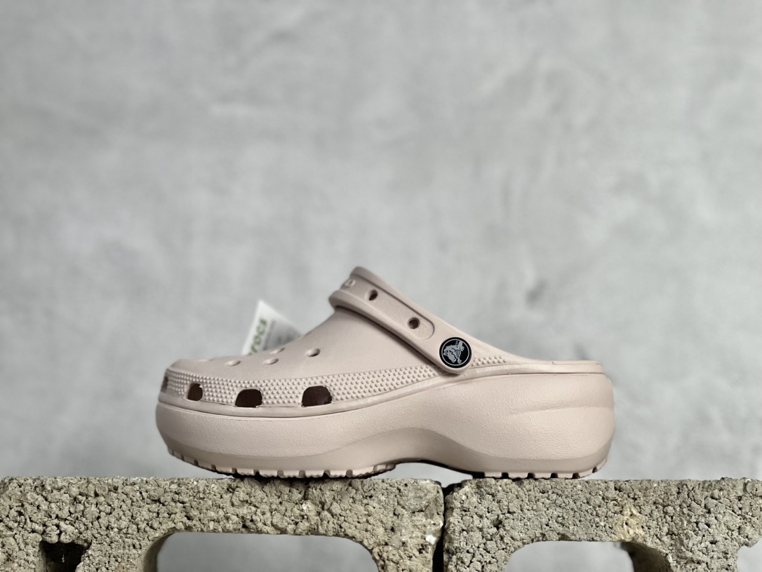110 Crocs卡骆驰Classic clog 经典云朵 克骆格复古沙滩洞洞鞋 石英粉 透明防水袋包装
