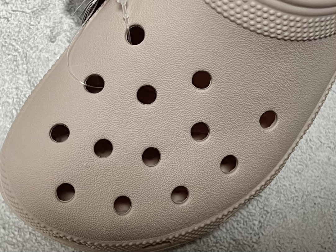 110 Crocs卡骆驰Classic clog 经典云朵 克骆格复古沙滩洞洞鞋 石英粉 透明防水袋包装
