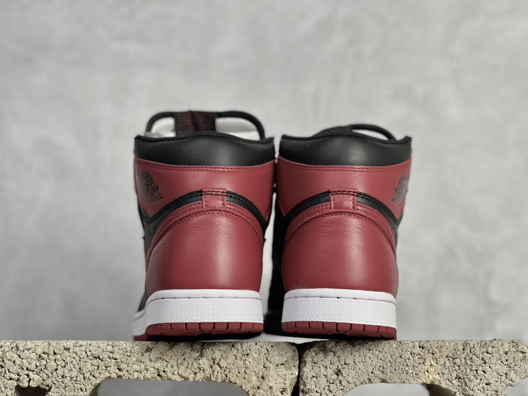 福利AirJordan1RetroHighOGBannedAJ1禁穿乔1黑红高帮篮球鞋555088-00