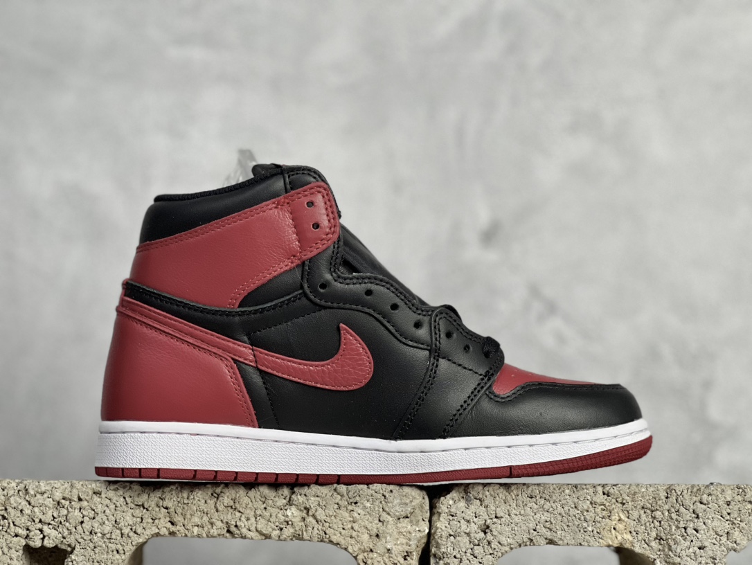 福利AirJordan1RetroHighOGBannedAJ1禁穿乔1黑红高帮篮球鞋555088-00