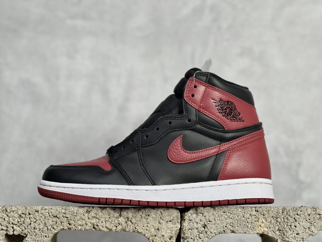 福利AirJordan1RetroHighOGBannedAJ1禁穿乔1黑红高帮篮球鞋555088-00