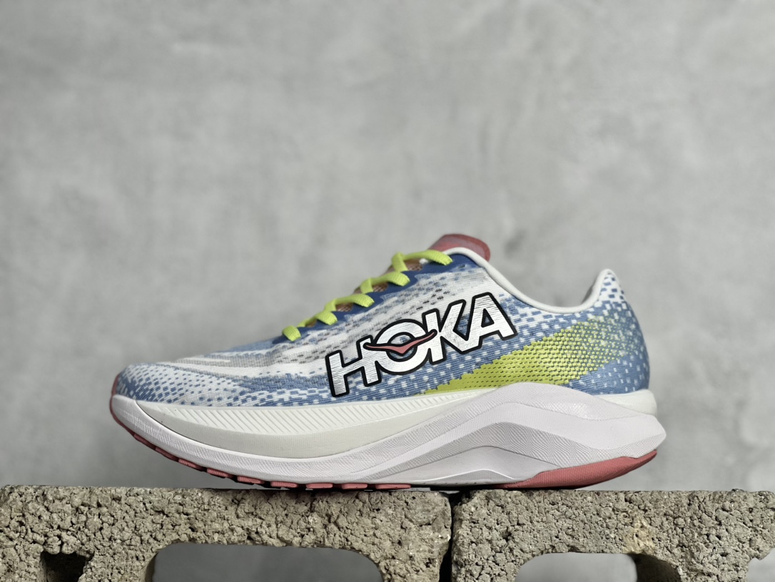 HokaOneOneRocketX竞速系列超轻弹透气跑鞋DLL#全新的RocketX2上终于摒弃了传统的