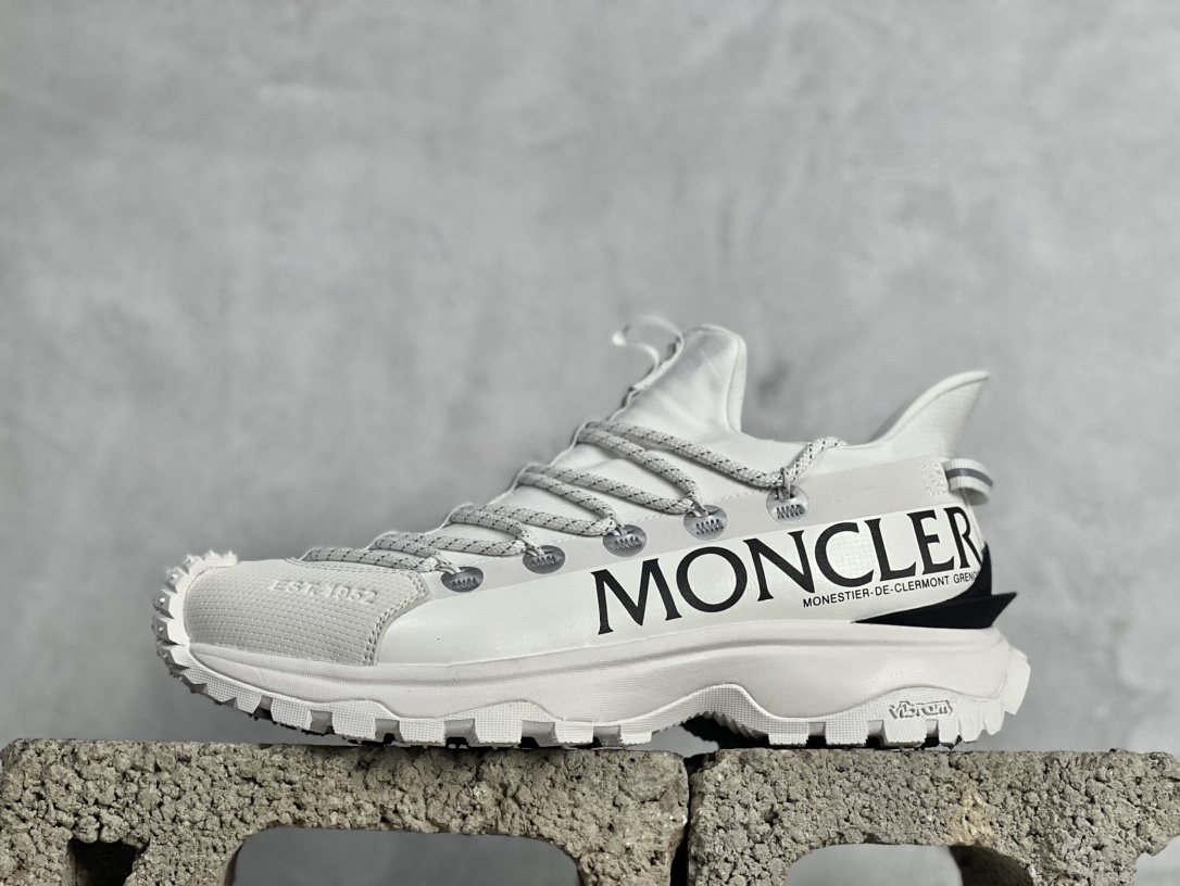 Moncler盟可睐/蒙口Trailgrip山地户外鞋鞋底搭载Vibram外底提供超强的抓地力和防滑性能