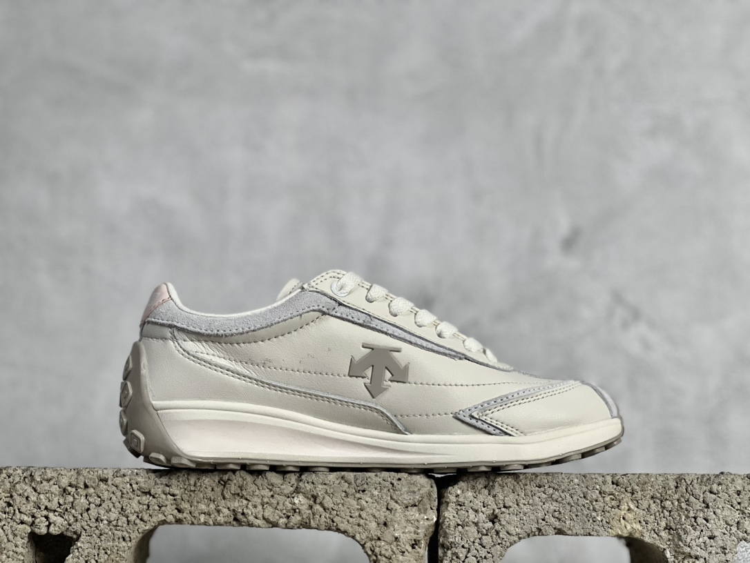 迪桑特DESCENTE系带舒适百搭防滑耐磨低帮生活休闲鞋 米色 SO323LCR78-CRPK