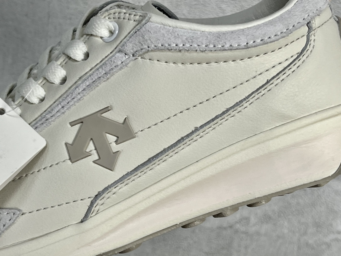 迪桑特DESCENTE系带舒适百搭防滑耐磨低帮生活休闲鞋 米色 SO323LCR78-CRPK