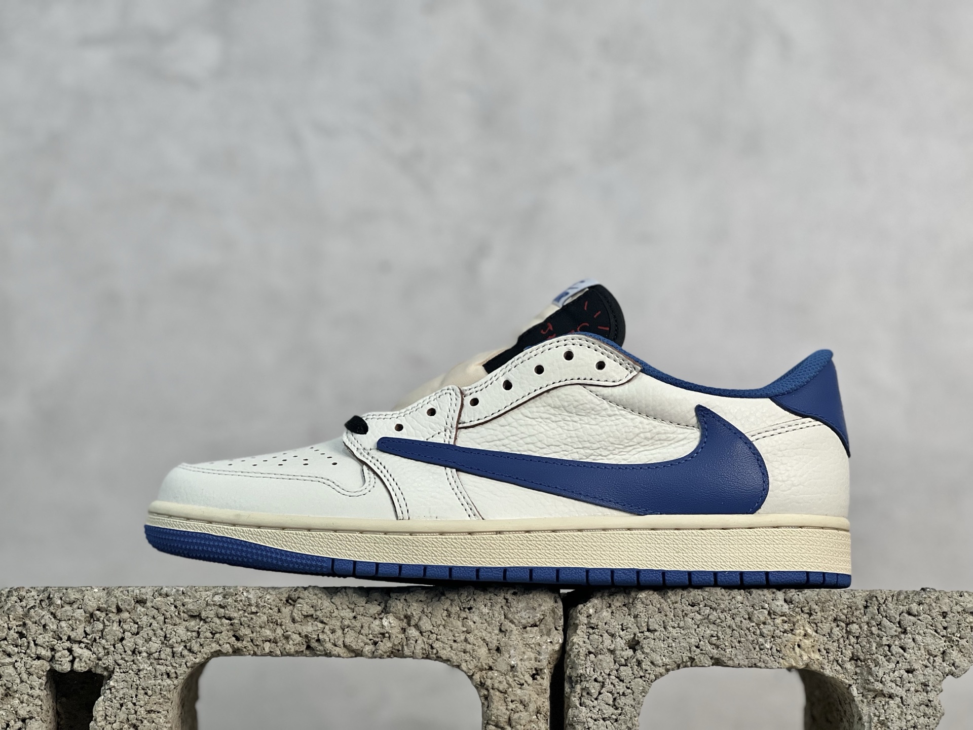   GS广硕版
同价位无敌手 Travis Scott x Jordan Air Jordan 1 Lo