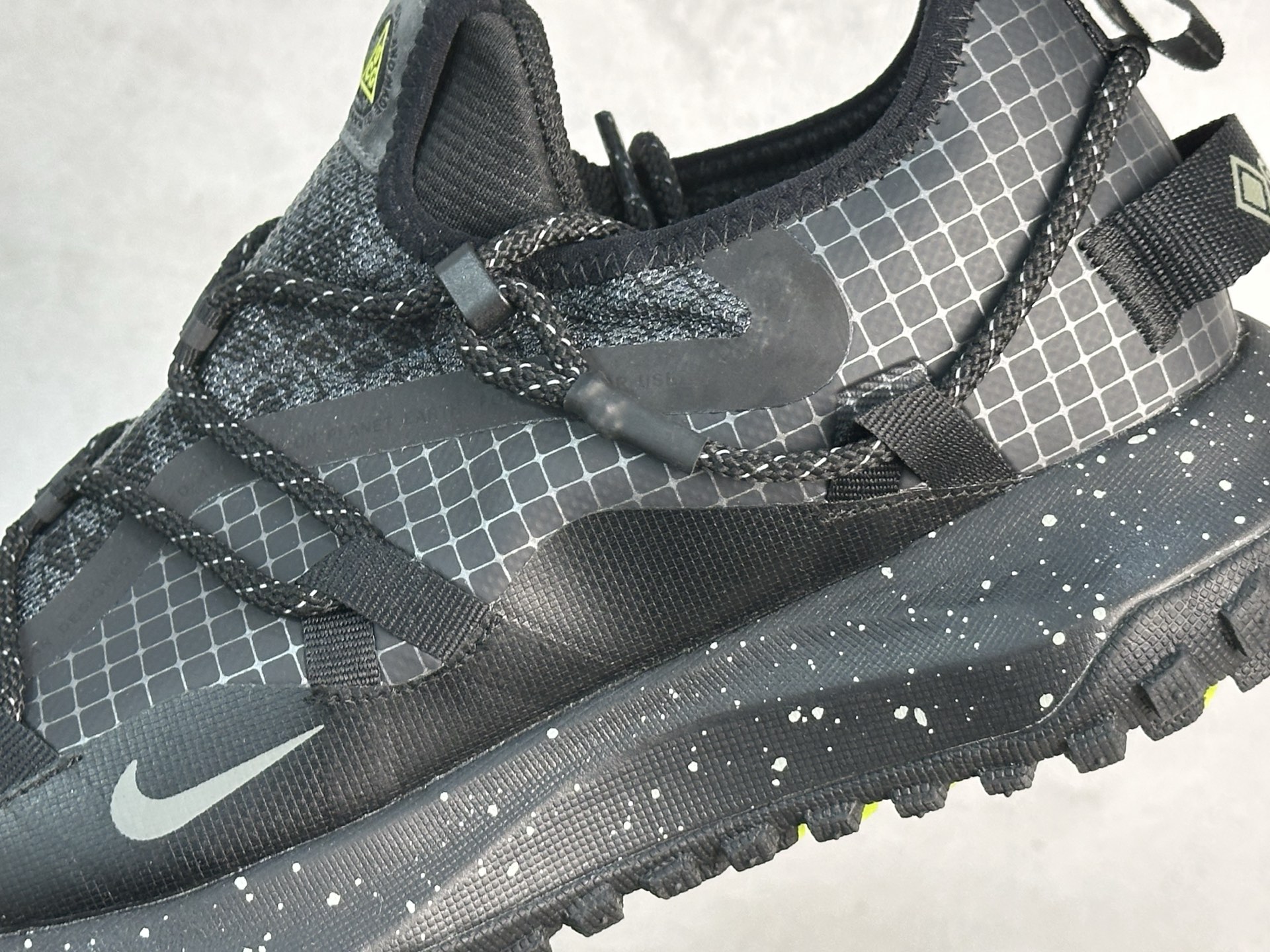 Nk ACG Mountain Fly Low GTX SE 户外登山运动鞋 DD2861-002