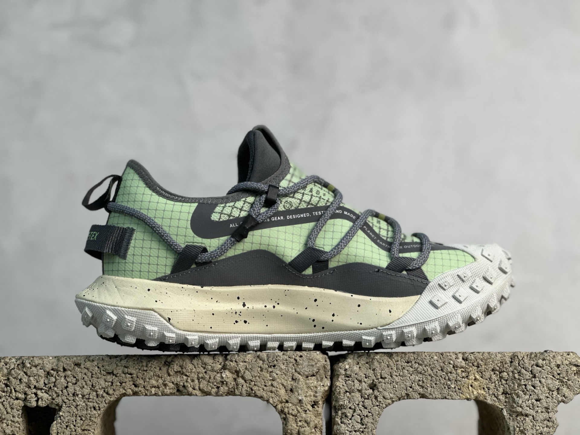 Nk ACG Mountain Fly Low GTX SE 户外登山运动鞋 DD2861-008-莆田鞋,莆田鞋货源,高仿鞋,高仿鞋货源,安福档口,莆田高仿鞋,莆田鞋批发,高仿鞋批发,莆田高仿运动鞋,高仿运动鞋,莆田运动鞋 Nk ACG Mountain Fly Low GTX SE 户外登山运动鞋 DD2861-008