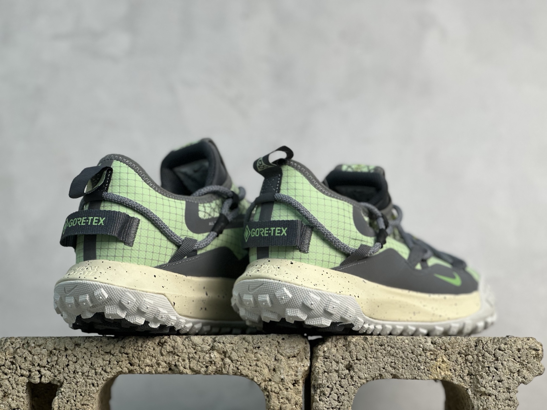 Nk ACG Mountain Fly Low GTX SE 户外登山运动鞋 DD2861-008-莆田鞋,莆田鞋货源,高仿鞋,高仿鞋货源,安福档口,莆田高仿鞋,莆田鞋批发,高仿鞋批发,莆田高仿运动鞋,高仿运动鞋,莆田运动鞋 Nk ACG Mountain Fly Low GTX SE 户外登山运动鞋 DD2861-008