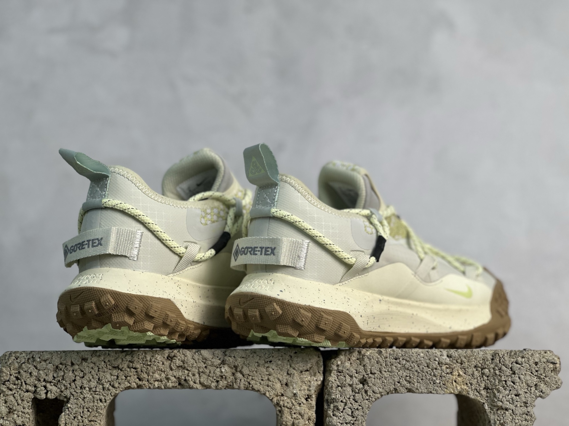 Nk ACG Mountain Fly Low GTX SE 户外登山运动鞋 DD2861-002-莆田鞋,莆田鞋货源,高仿鞋,高仿鞋货源,安福档口,莆田高仿鞋,莆田鞋批发,高仿鞋批发,莆田高仿运动鞋,高仿运动鞋,莆田运动鞋 Nk ACG Mountain Fly Low GTX SE 户外登山运动鞋 DD2861-002