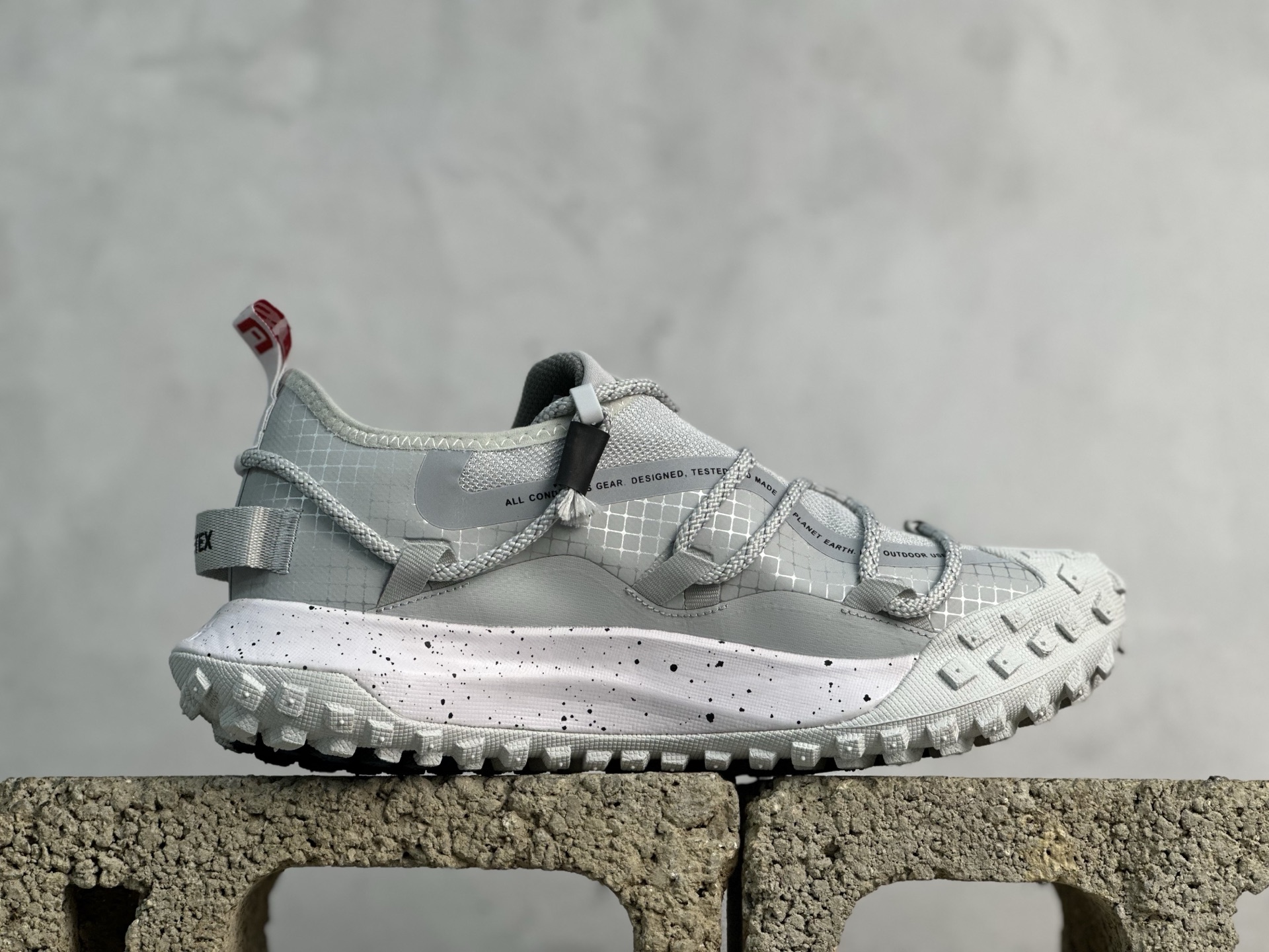 Nk ACG Mountain Fly Low GTX SE 户外登山运动鞋 DX6675-001-莆田鞋,莆田鞋货源,高仿鞋,高仿鞋货源,安福档口,莆田高仿鞋,莆田鞋批发,高仿鞋批发,莆田高仿运动鞋,高仿运动鞋,莆田运动鞋 Nk ACG Mountain Fly Low GTX SE 户外登山运动鞋 DX6675-001