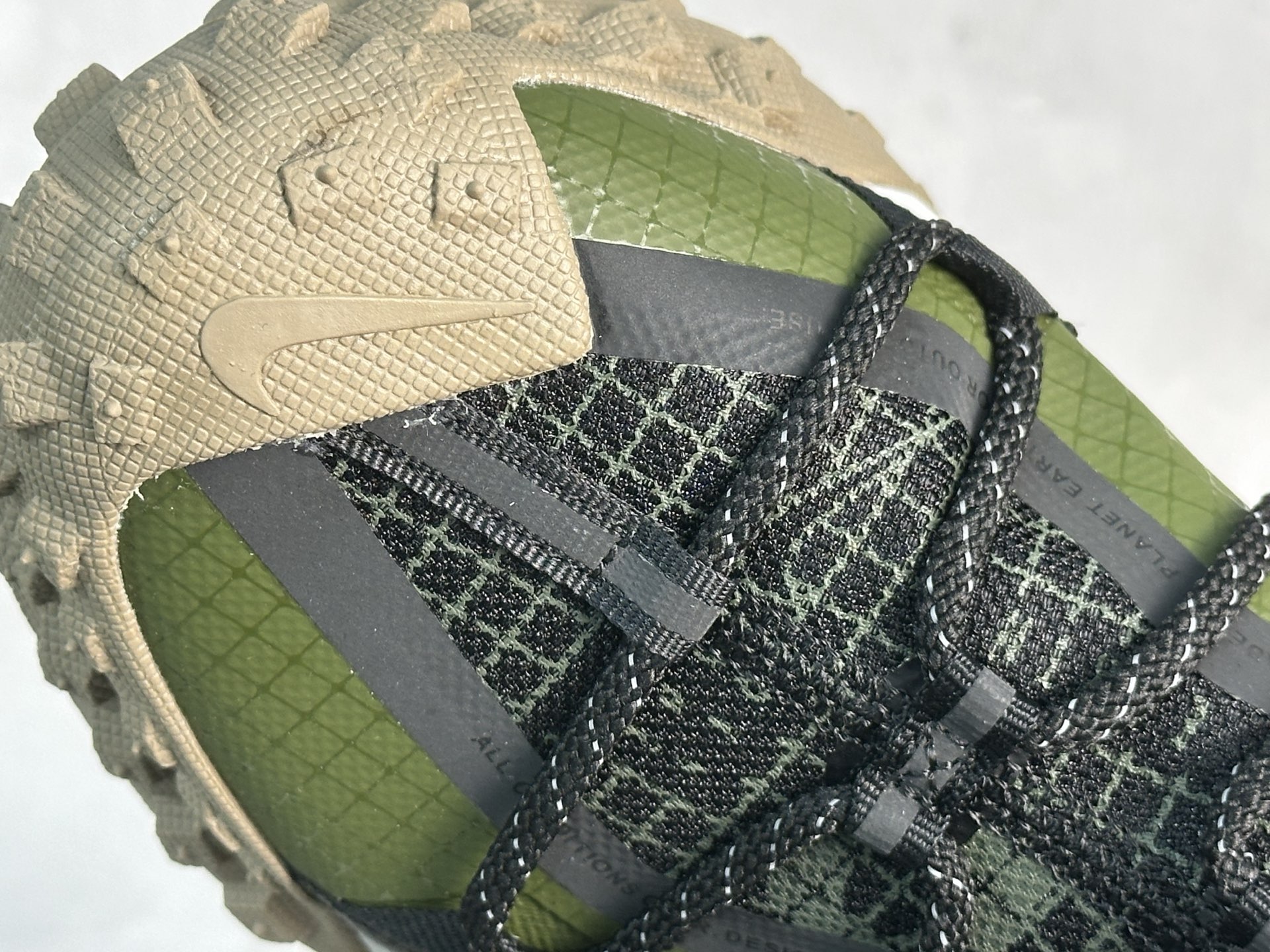 Nk ACG Mountain Fly Low GTX SE 户外登山运动鞋 DO9394-300