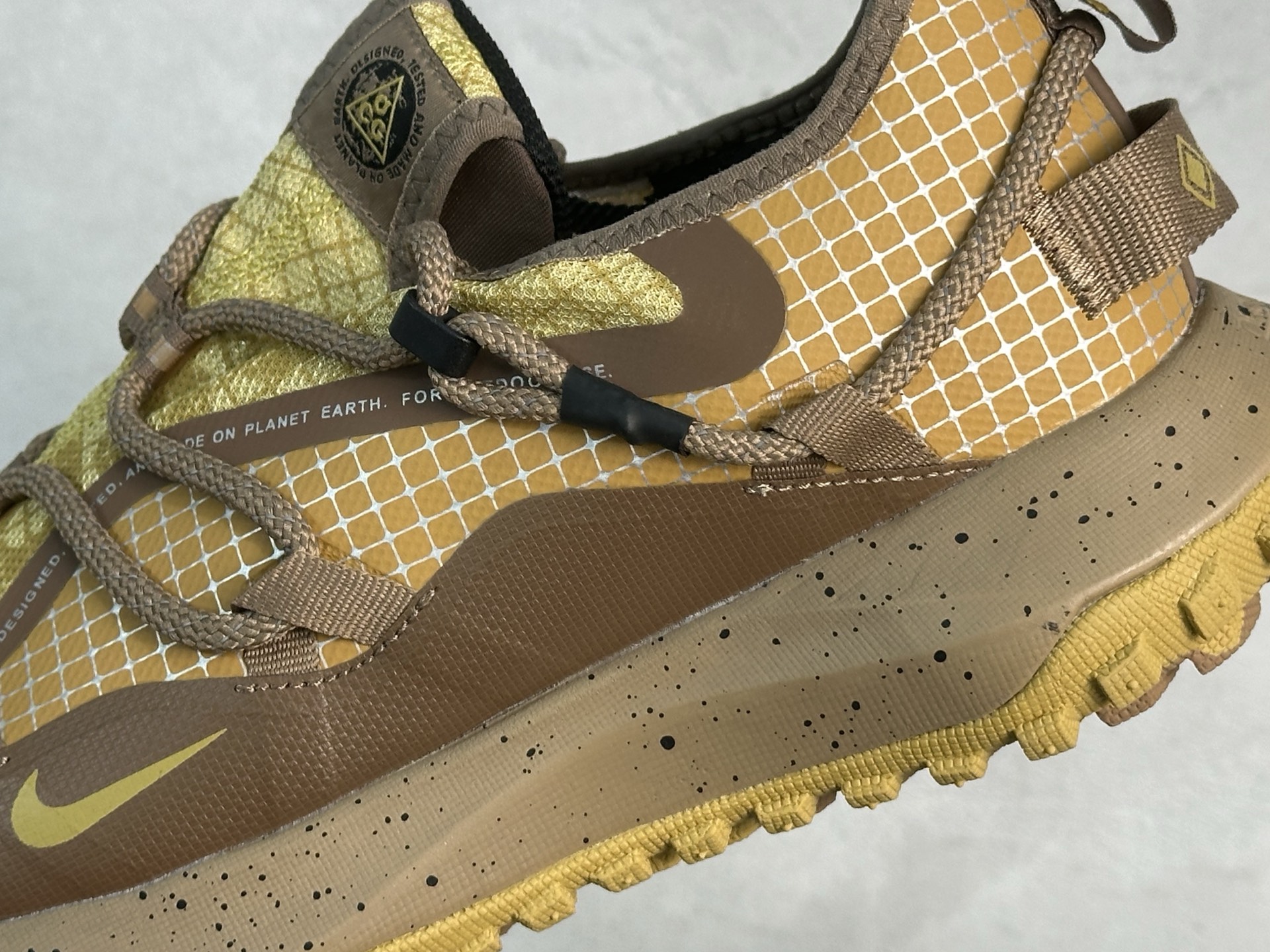 200 Nk ACG Mountain Fly Low GTX SE 户外登山运动鞋 DD2861-007
