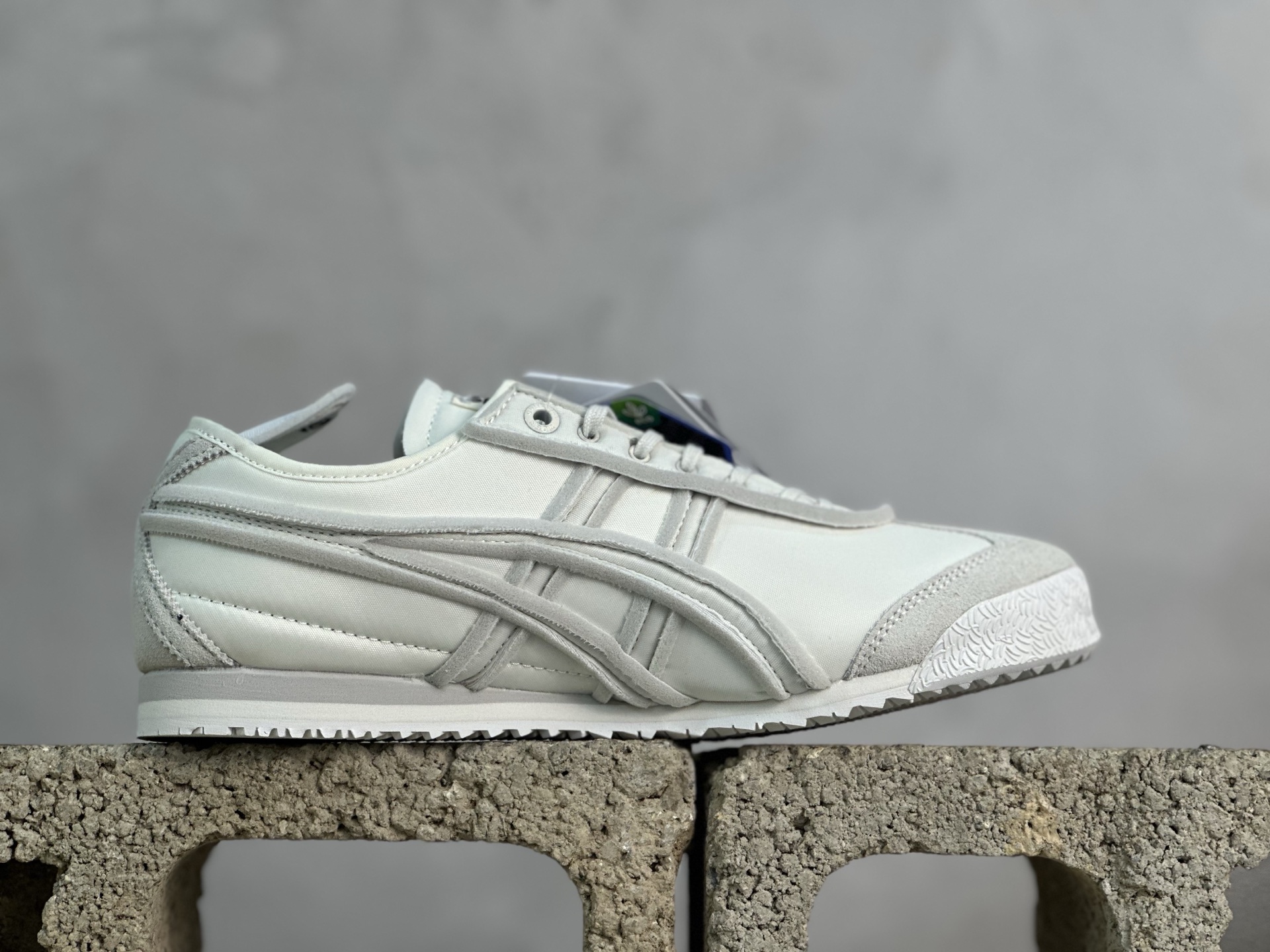 鬼塚虎/Onitsuka Tiger Mexico 66 SD 墨西哥升级版系列低帮复古经典虎爪百搭休闲皮革慢跑鞋 米色 海绵-莆田鞋,莆田鞋货源,高仿鞋,高仿鞋货源,安福档口,莆田高仿鞋,莆田鞋批发,高仿鞋批发,莆田高仿运动鞋,高仿运动鞋,莆田运动鞋 鬼塚虎/Onitsuka Tiger Mexico 66 SD 墨西哥升级版系列低帮复古经典虎爪百搭休闲皮革慢跑鞋 米色 海绵