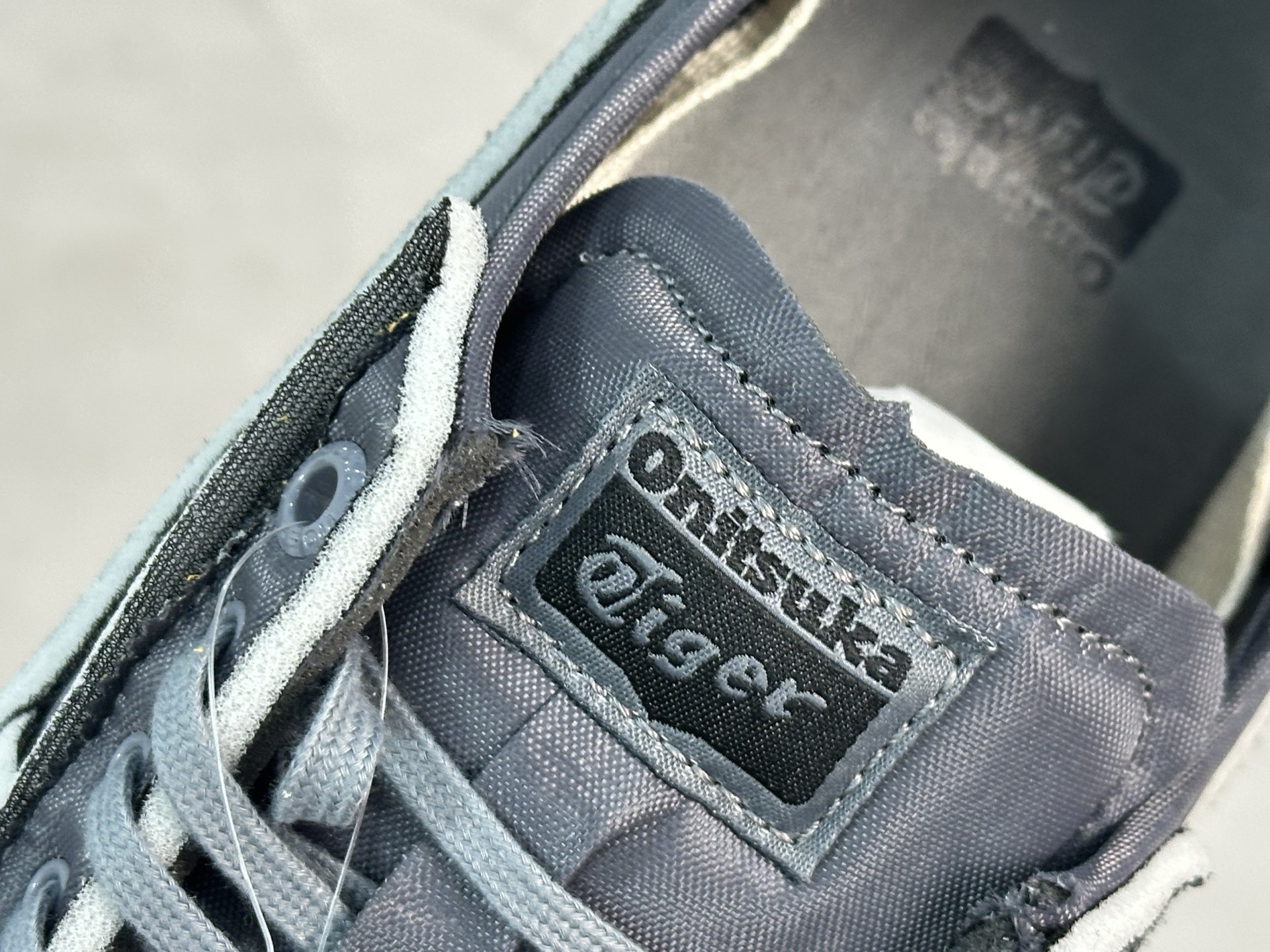 鬼塚虎/Onitsuka Tiger Mexico 66 SD 墨西哥升级版系列低帮复古经典虎爪百搭休闲皮革慢跑鞋 碳灰 海绵-莆田鞋,莆田鞋货源,高仿鞋,高仿鞋货源,安福档口,莆田高仿鞋,莆田鞋批发,高仿鞋批发,莆田高仿运动鞋,高仿运动鞋,莆田运动鞋 鬼塚虎/Onitsuka Tiger Mexico 66 SD 墨西哥升级版系列低帮复古经典虎爪百搭休闲皮革慢跑鞋 碳灰 海绵