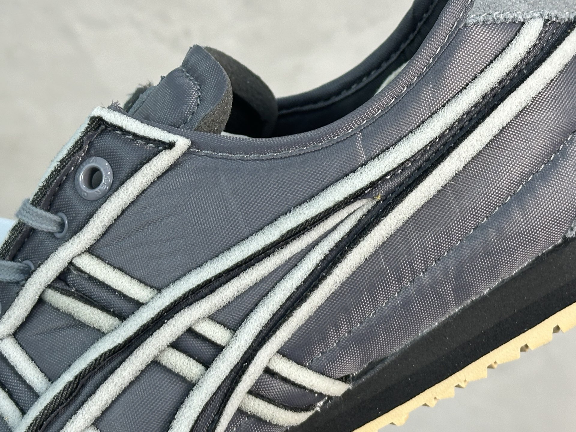 鬼塚虎/Onitsuka Tiger Mexico 66 SD 墨西哥升级版系列低帮复古经典虎爪百搭休闲皮革慢跑鞋 碳灰 海绵-莆田鞋,莆田鞋货源,高仿鞋,高仿鞋货源,安福档口,莆田高仿鞋,莆田鞋批发,高仿鞋批发,莆田高仿运动鞋,高仿运动鞋,莆田运动鞋 鬼塚虎/Onitsuka Tiger Mexico 66 SD 墨西哥升级版系列低帮复古经典虎爪百搭休闲皮革慢跑鞋 碳灰 海绵