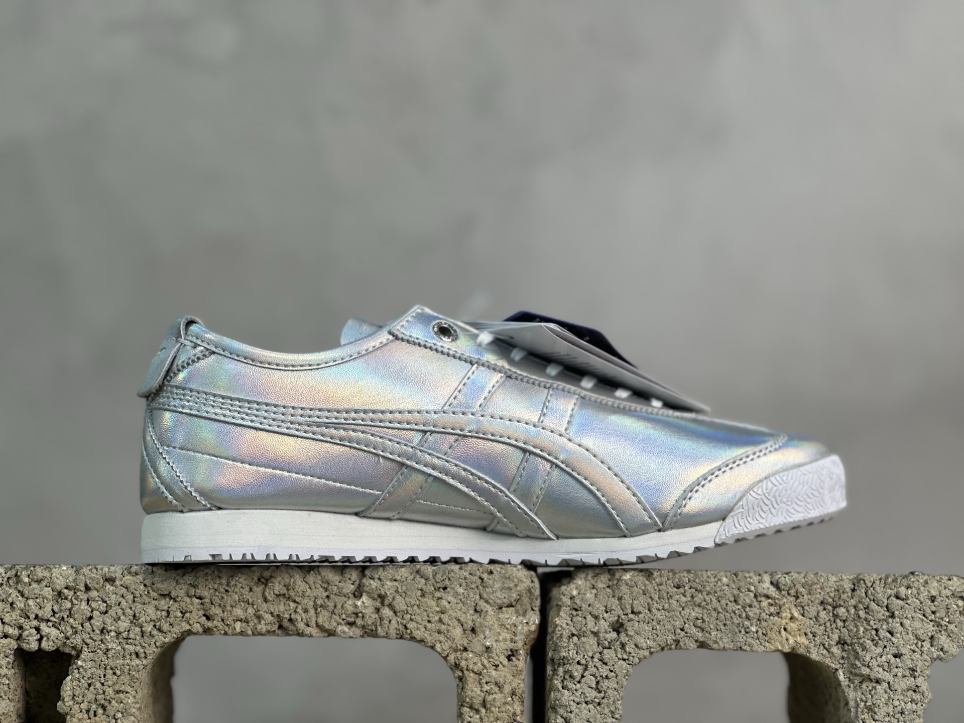 鬼塚虎/Onitsuka Tiger Mexico 66 SD 墨西哥升级版系列低帮复古经典虎爪百搭休闲皮革慢跑鞋 镭射银