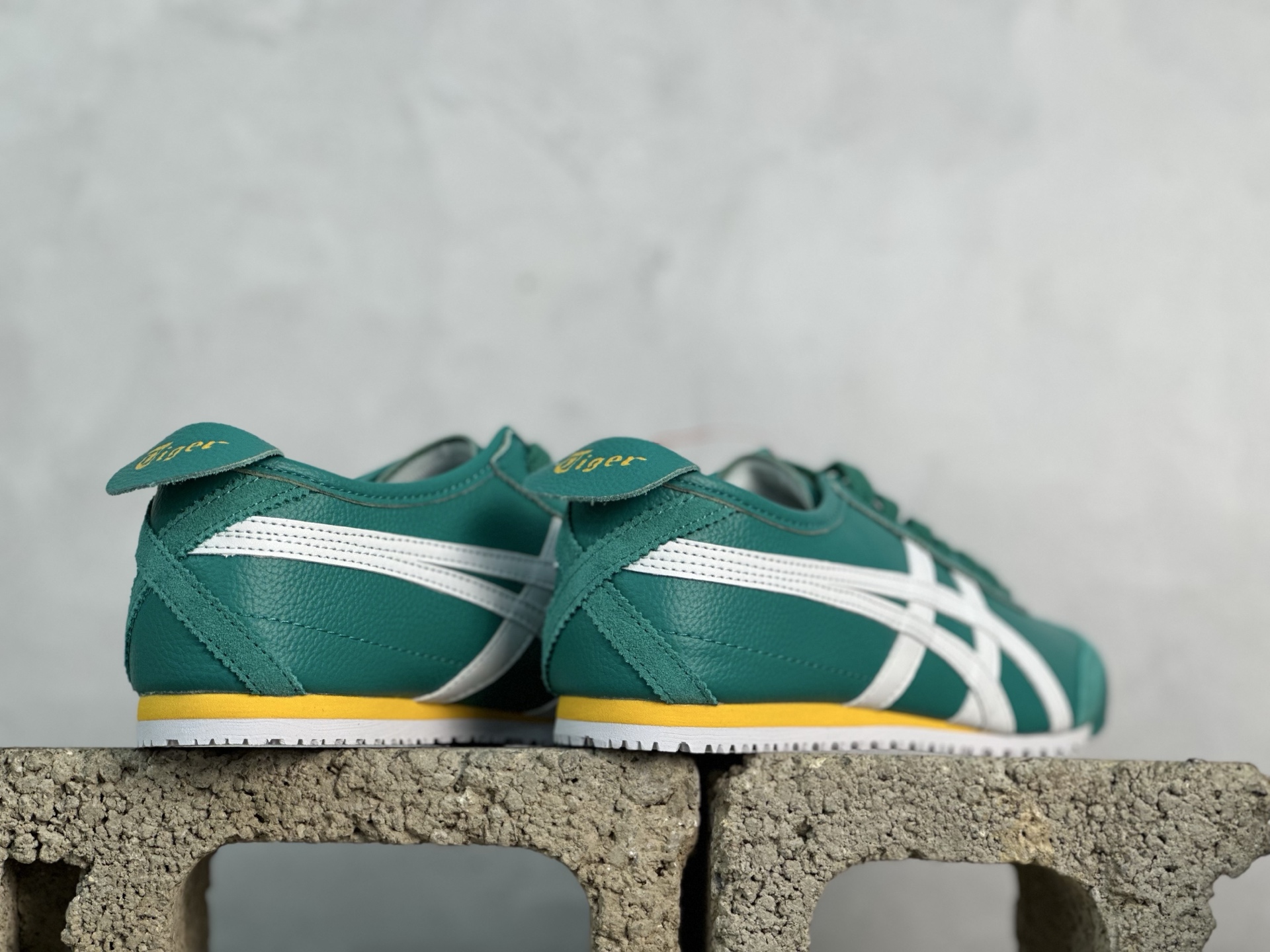 ASICS Tiger Mexico 66 天猫专供 亚瑟士 鬼冢虎阿斯克斯经典休闲跑鞋 皮面 1183B771-300