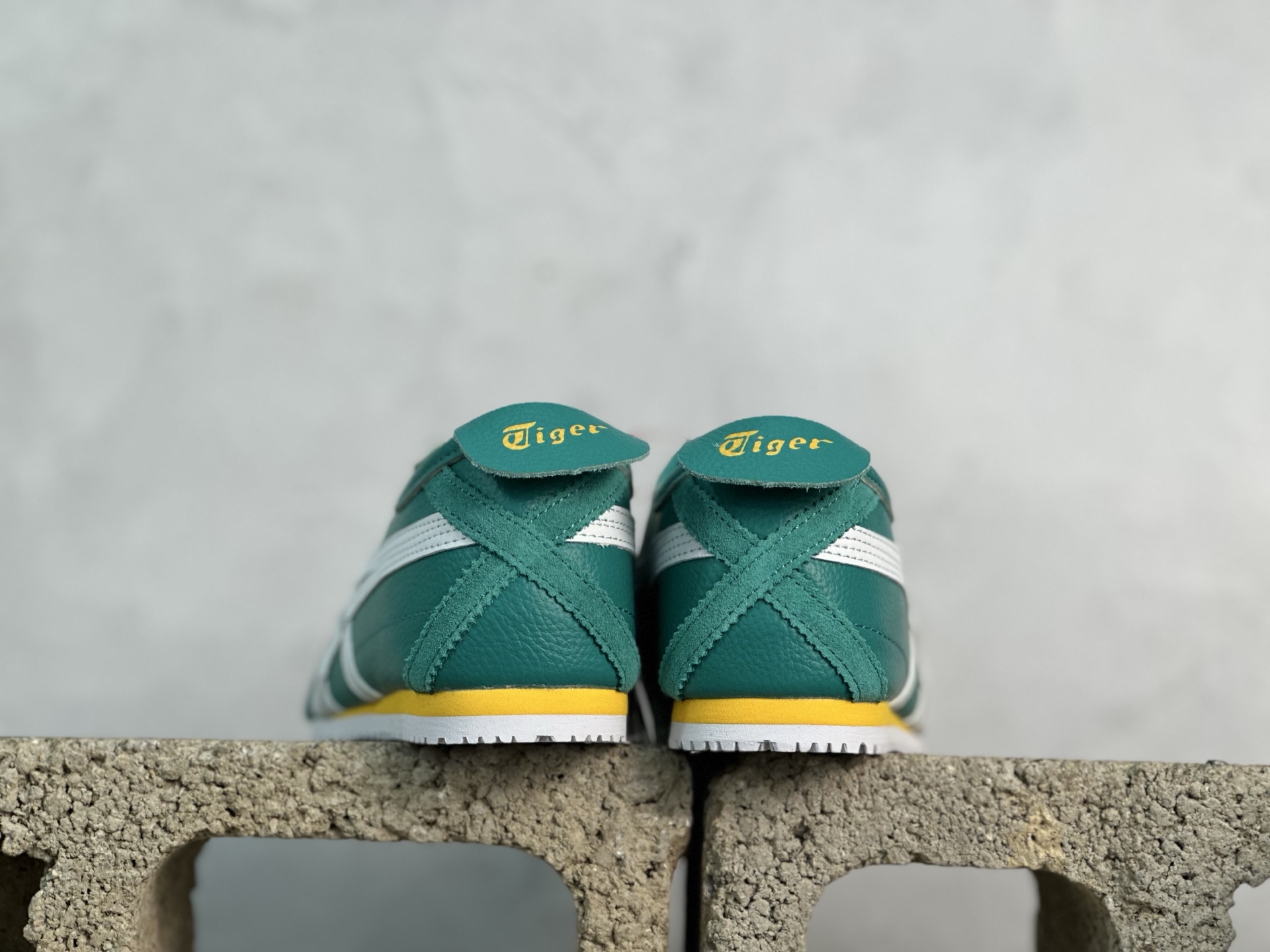 ASICS Tiger Mexico 66 天猫专供 亚瑟士 鬼冢虎阿斯克斯经典休闲跑鞋 皮面 1183B771-300