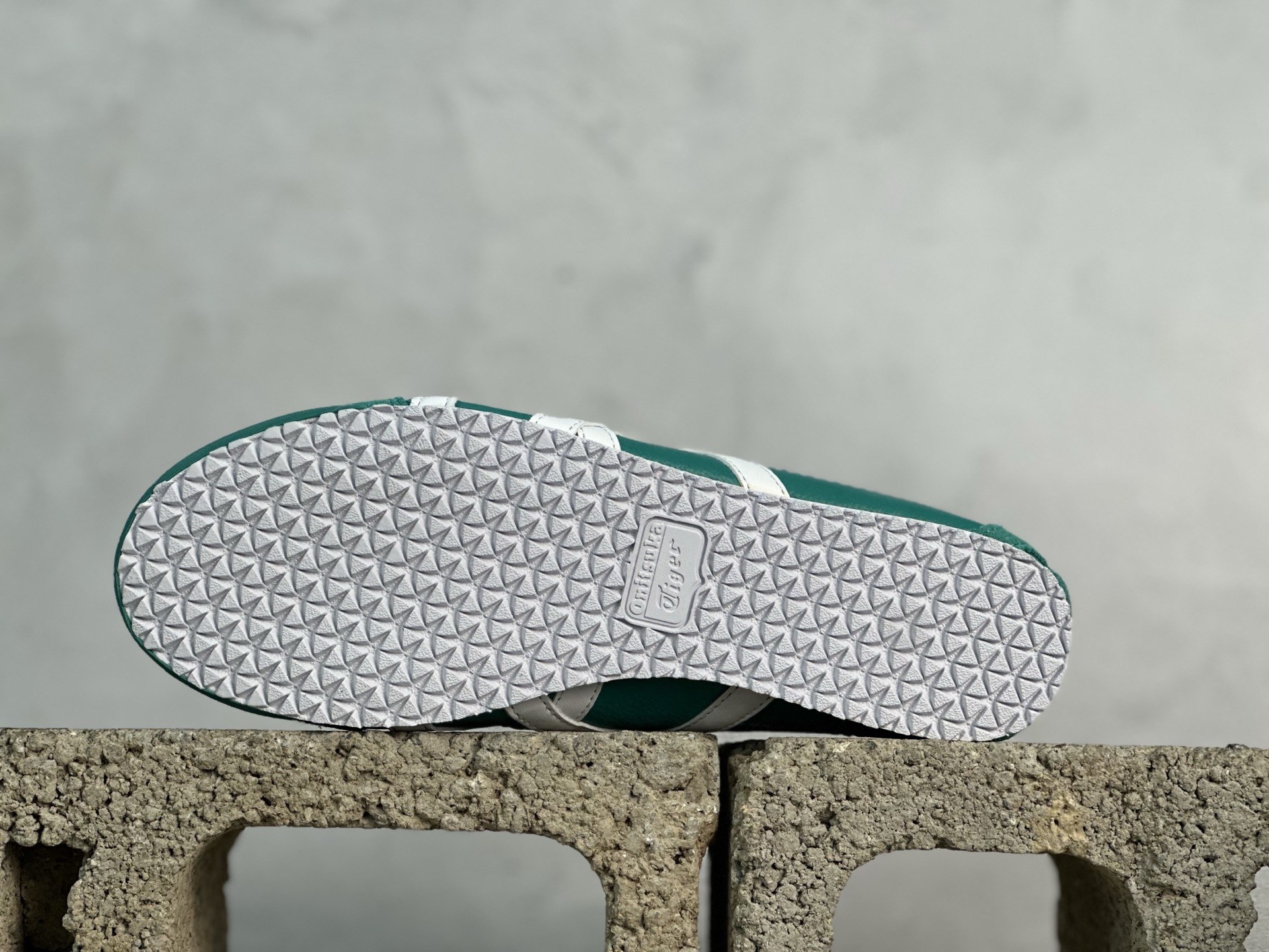 ASICS Tiger Mexico 66 天猫专供 亚瑟士 鬼冢虎阿斯克斯经典休闲跑鞋 皮面 1183B771-300