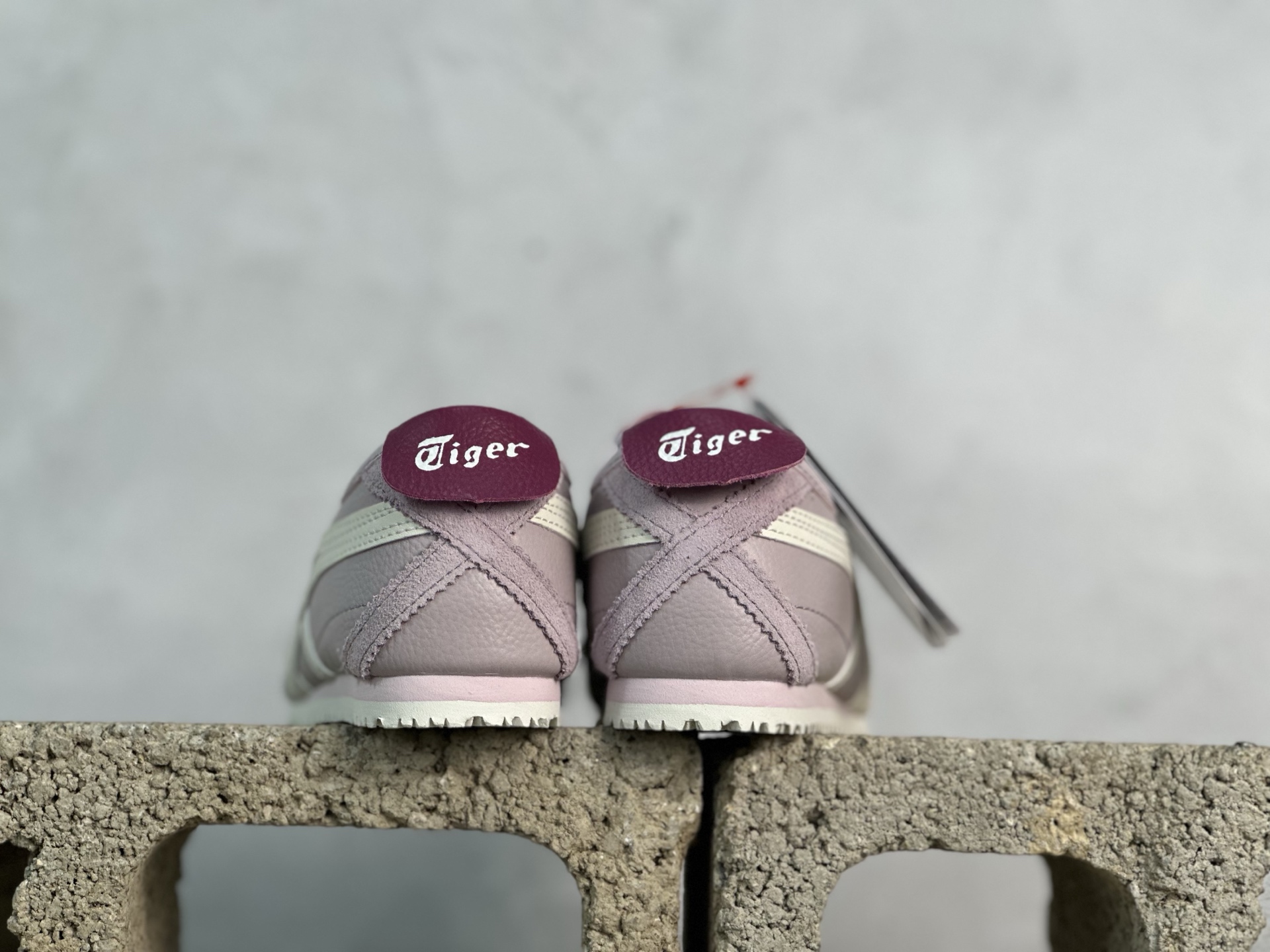 ASICS Tiger Mexico 66 天猫专供 亚瑟士 鬼冢虎阿斯克斯经典休闲跑鞋 皮面 1183B771-703 头层皮面-莆田鞋,莆田鞋货源,高仿鞋,高仿鞋货源,安福档口,莆田高仿鞋,莆田鞋批发,高仿鞋批发,莆田高仿运动鞋,高仿运动鞋,莆田运动鞋 ASICS Tiger Mexico 66 天猫专供 亚瑟士 鬼冢虎阿斯克斯经典休闲跑鞋 皮面 1183B771-703 头层皮面