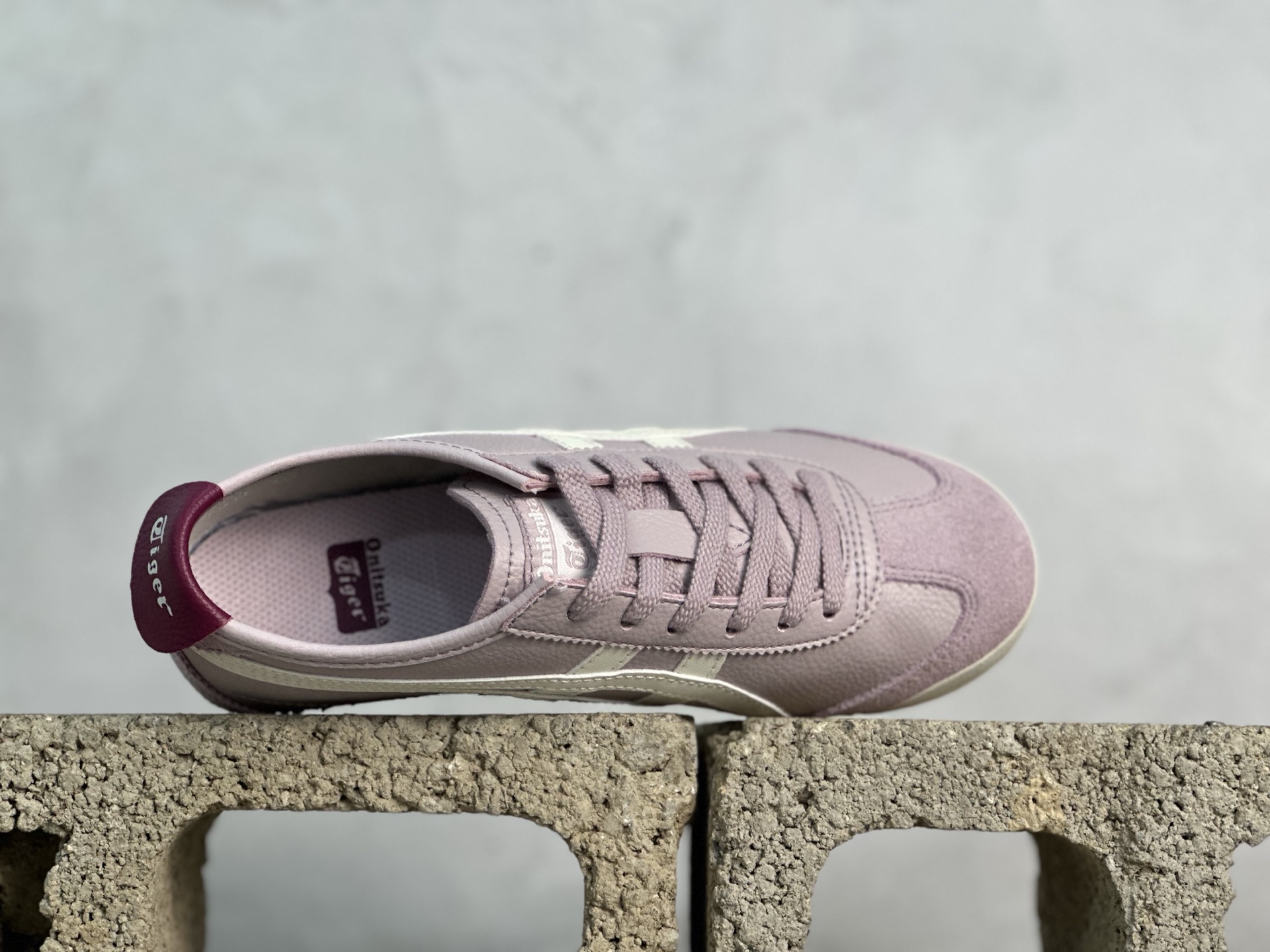 ASICS Tiger Mexico 66 天猫专供 亚瑟士 鬼冢虎阿斯克斯经典休闲跑鞋 皮面 1183B771-703 头层皮面-莆田鞋,莆田鞋货源,高仿鞋,高仿鞋货源,安福档口,莆田高仿鞋,莆田鞋批发,高仿鞋批发,莆田高仿运动鞋,高仿运动鞋,莆田运动鞋 ASICS Tiger Mexico 66 天猫专供 亚瑟士 鬼冢虎阿斯克斯经典休闲跑鞋 皮面 1183B771-703 头层皮面