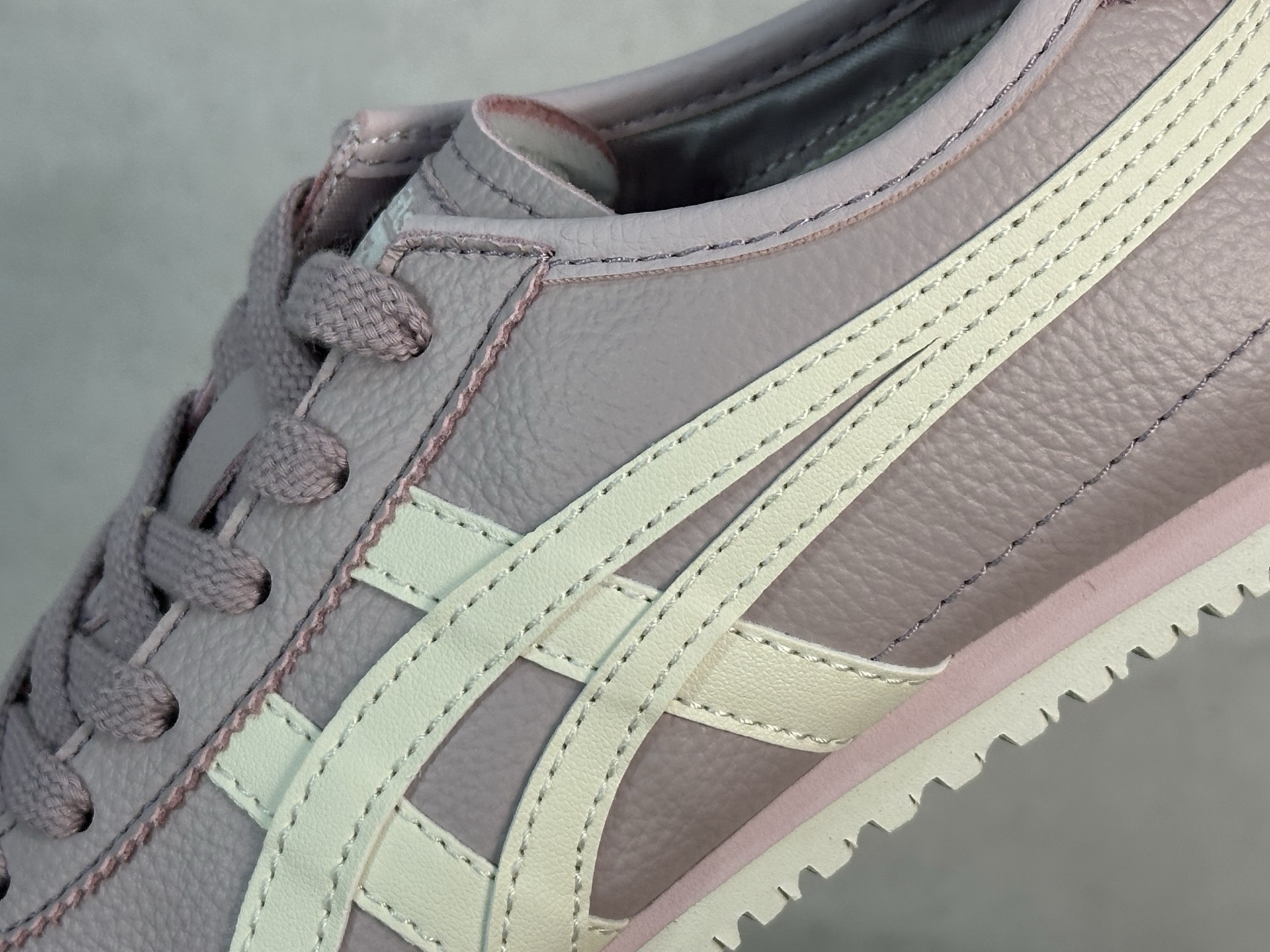 ASICS Tiger Mexico 66 天猫专供 亚瑟士 鬼冢虎阿斯克斯经典休闲跑鞋 皮面 1183B771-703 头层皮面-莆田鞋,莆田鞋货源,高仿鞋,高仿鞋货源,安福档口,莆田高仿鞋,莆田鞋批发,高仿鞋批发,莆田高仿运动鞋,高仿运动鞋,莆田运动鞋 ASICS Tiger Mexico 66 天猫专供 亚瑟士 鬼冢虎阿斯克斯经典休闲跑鞋 皮面 1183B771-703 头层皮面