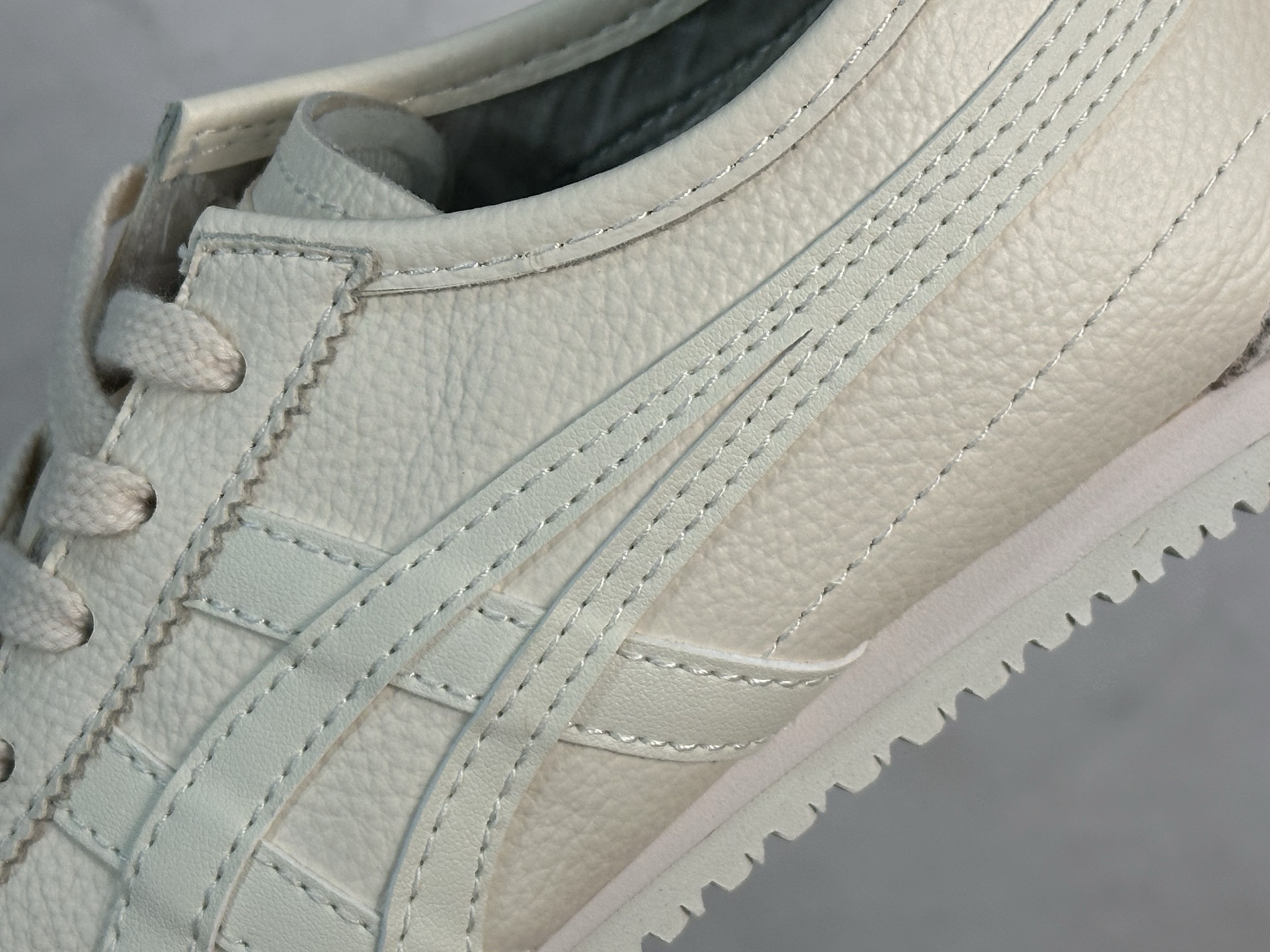 ASICS Tiger Mexico 66 天猫专供 亚瑟士 鬼冢虎阿斯克斯经典休闲跑鞋 皮面 1183B771-702 头层皮面-莆田鞋,莆田鞋货源,高仿鞋,高仿鞋货源,安福档口,莆田高仿鞋,莆田鞋批发,高仿鞋批发,莆田高仿运动鞋,高仿运动鞋,莆田运动鞋 ASICS Tiger Mexico 66 天猫专供 亚瑟士 鬼冢虎阿斯克斯经典休闲跑鞋 皮面 1183B771-702 头层皮面