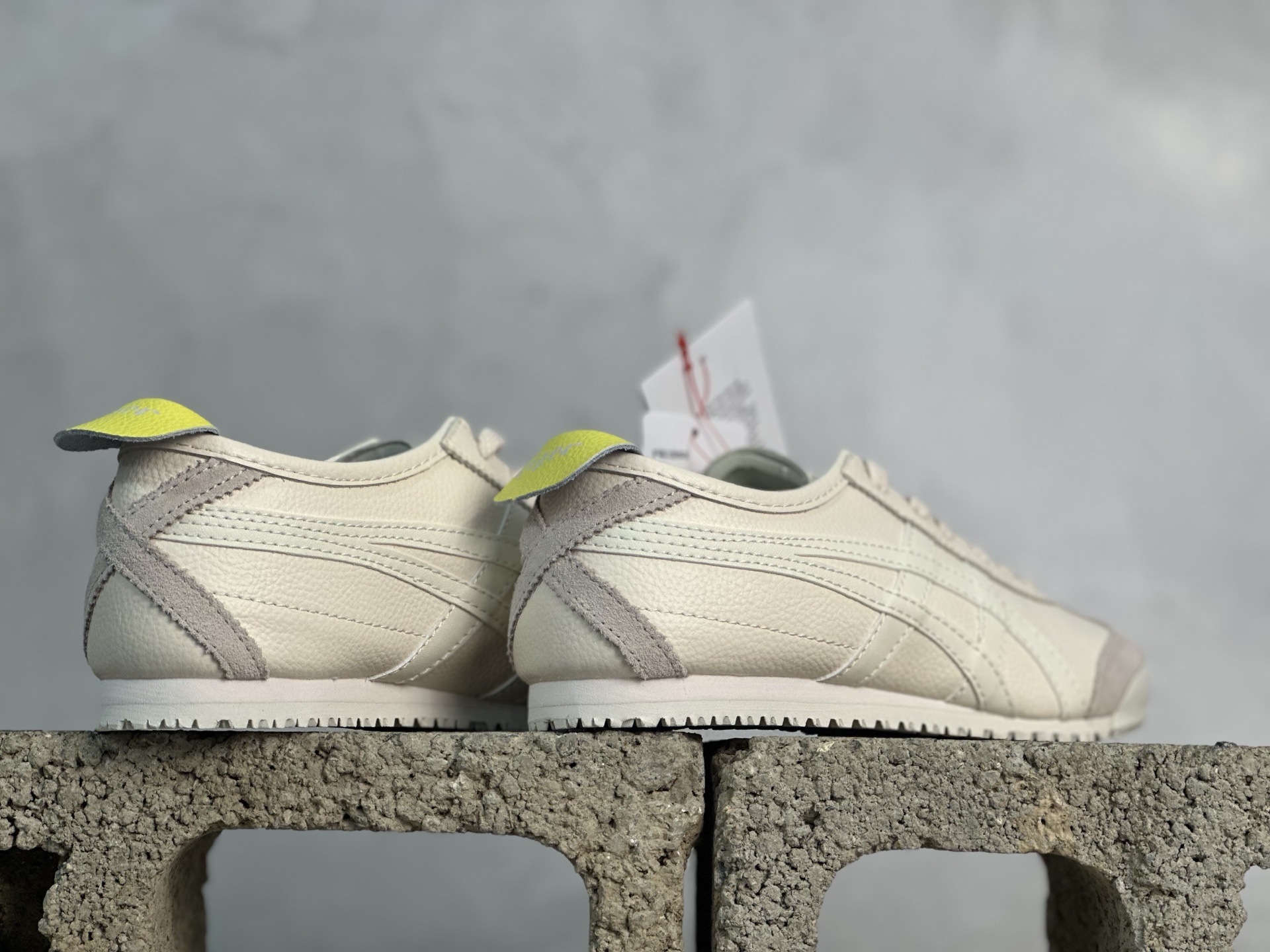 ASICS Tiger Mexico 66 天猫专供 亚瑟士 鬼冢虎阿斯克斯经典休闲跑鞋 皮面 1183B771-702 头层皮面-莆田鞋,莆田鞋货源,高仿鞋,高仿鞋货源,安福档口,莆田高仿鞋,莆田鞋批发,高仿鞋批发,莆田高仿运动鞋,高仿运动鞋,莆田运动鞋 ASICS Tiger Mexico 66 天猫专供 亚瑟士 鬼冢虎阿斯克斯经典休闲跑鞋 皮面 1183B771-702 头层皮面