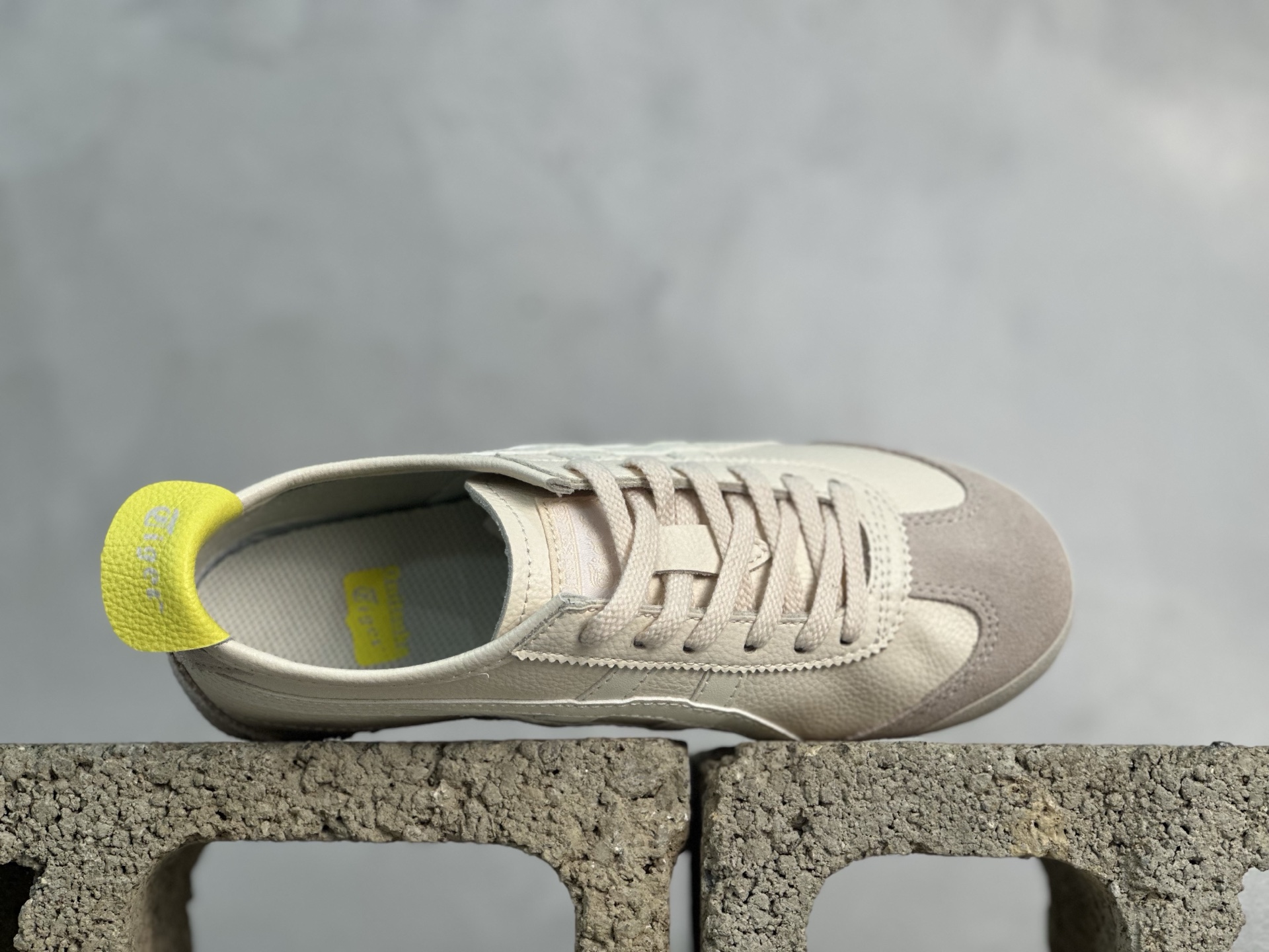 ASICS Tiger Mexico 66 天猫专供 亚瑟士 鬼冢虎阿斯克斯经典休闲跑鞋 皮面 1183B771-702 头层皮面-莆田鞋,莆田鞋货源,高仿鞋,高仿鞋货源,安福档口,莆田高仿鞋,莆田鞋批发,高仿鞋批发,莆田高仿运动鞋,高仿运动鞋,莆田运动鞋 ASICS Tiger Mexico 66 天猫专供 亚瑟士 鬼冢虎阿斯克斯经典休闲跑鞋 皮面 1183B771-702 头层皮面