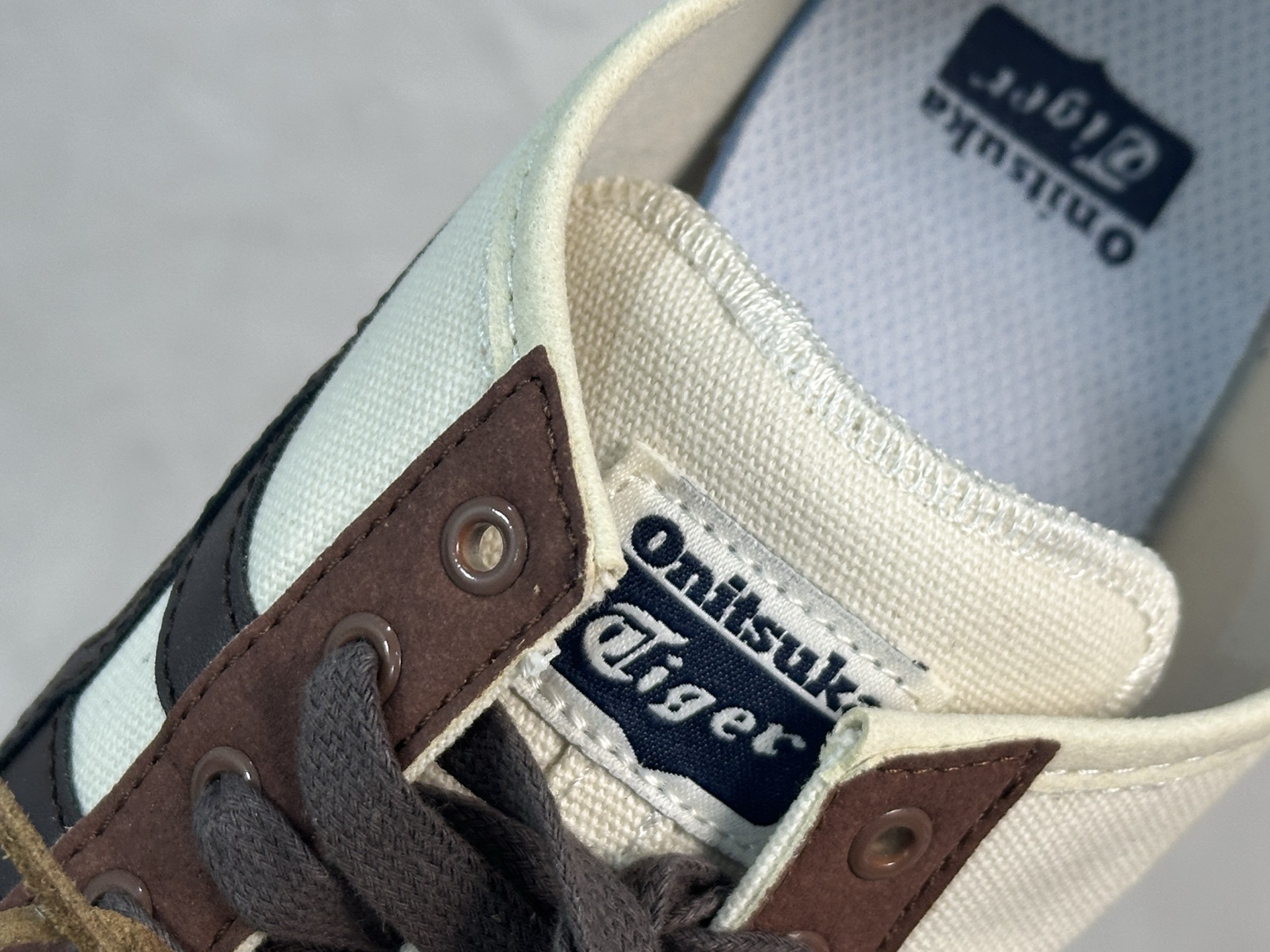 ASICS Tiger Mexico 66 天猫专供 亚瑟士 鬼冢虎阿斯克斯经典休闲跑鞋 布面 1183A360-205 头层皮面-莆田鞋,莆田鞋货源,高仿鞋,高仿鞋货源,安福档口,莆田高仿鞋,莆田鞋批发,高仿鞋批发,莆田高仿运动鞋,高仿运动鞋,莆田运动鞋 ASICS Tiger Mexico 66 天猫专供 亚瑟士 鬼冢虎阿斯克斯经典休闲跑鞋 布面 1183A360-205 头层皮面