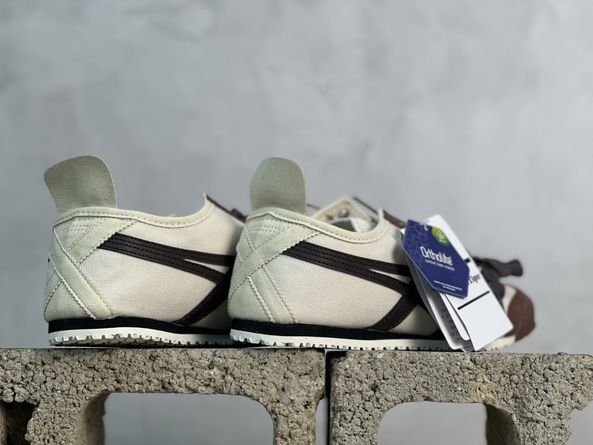 ASICS Tiger Mexico 66 天猫专供 亚瑟士 鬼冢虎阿斯克斯经典休闲跑鞋 布面 1183A360-205 头层皮面-莆田鞋,莆田鞋货源,高仿鞋,高仿鞋货源,安福档口,莆田高仿鞋,莆田鞋批发,高仿鞋批发,莆田高仿运动鞋,高仿运动鞋,莆田运动鞋 ASICS Tiger Mexico 66 天猫专供 亚瑟士 鬼冢虎阿斯克斯经典休闲跑鞋 布面 1183A360-205 头层皮面